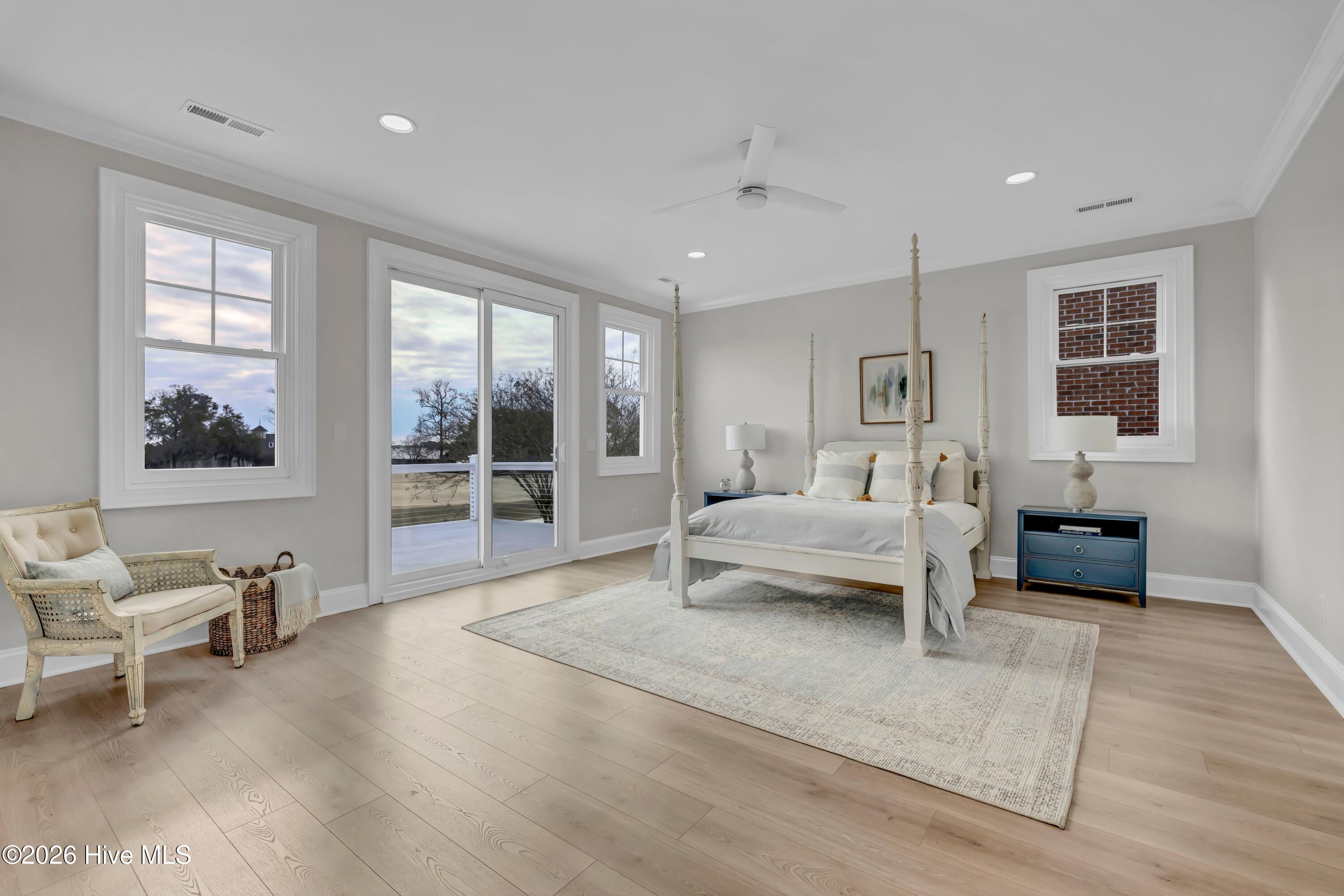 100552340 | Photo 25