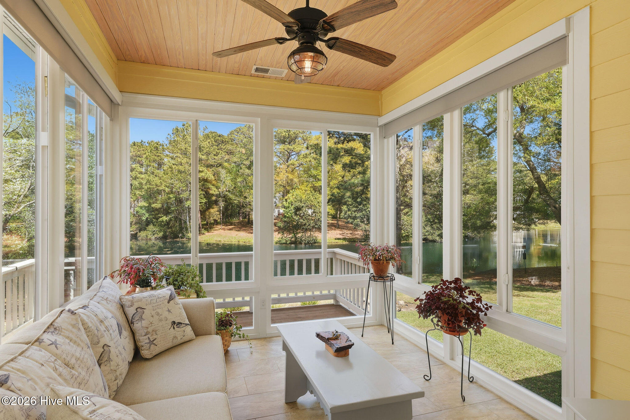 100567375 | Photo 25