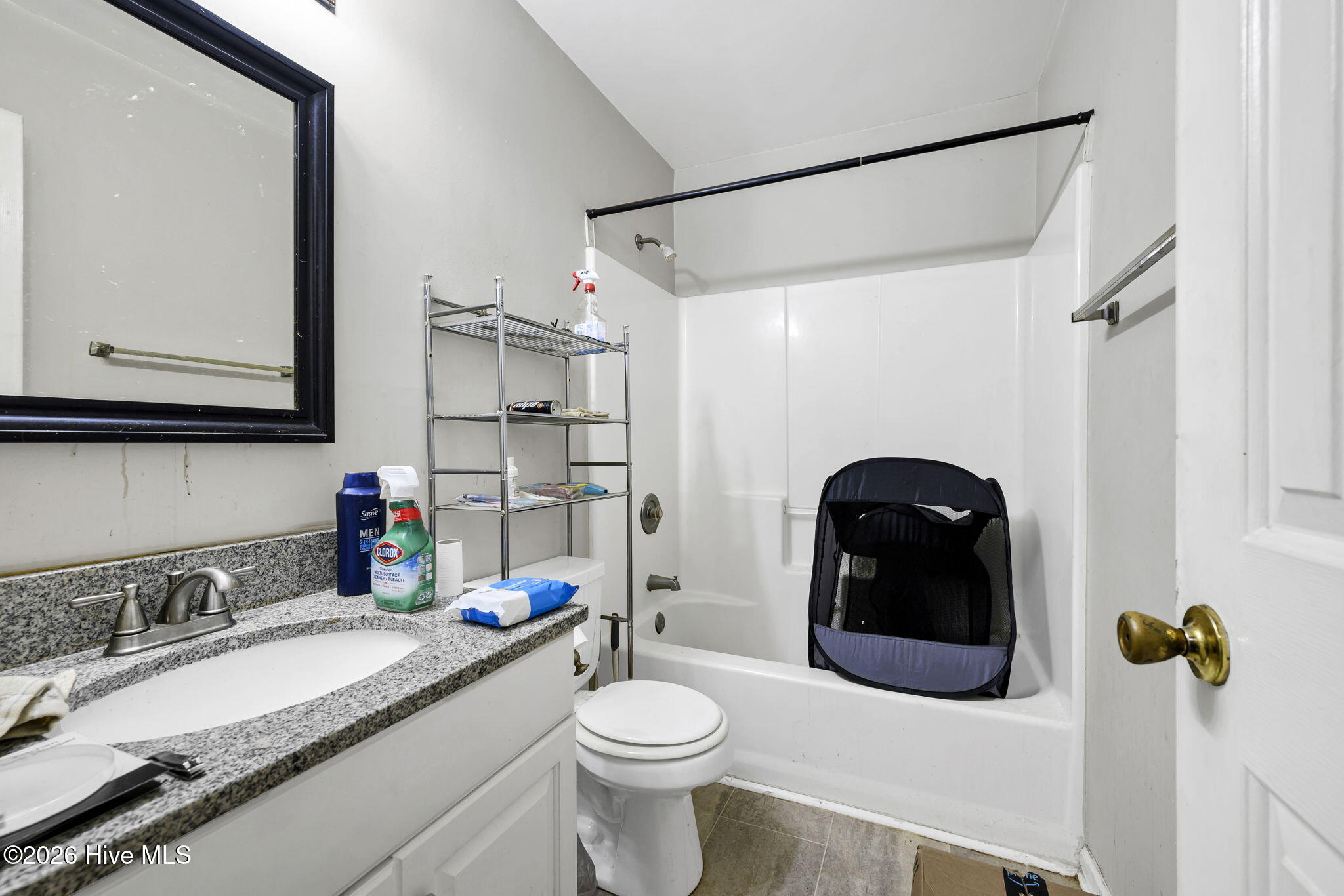 100570631 | Photo 16