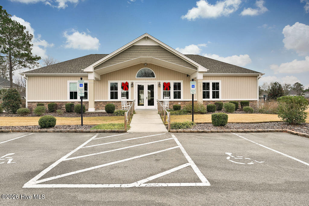 100561587 | Photo 46