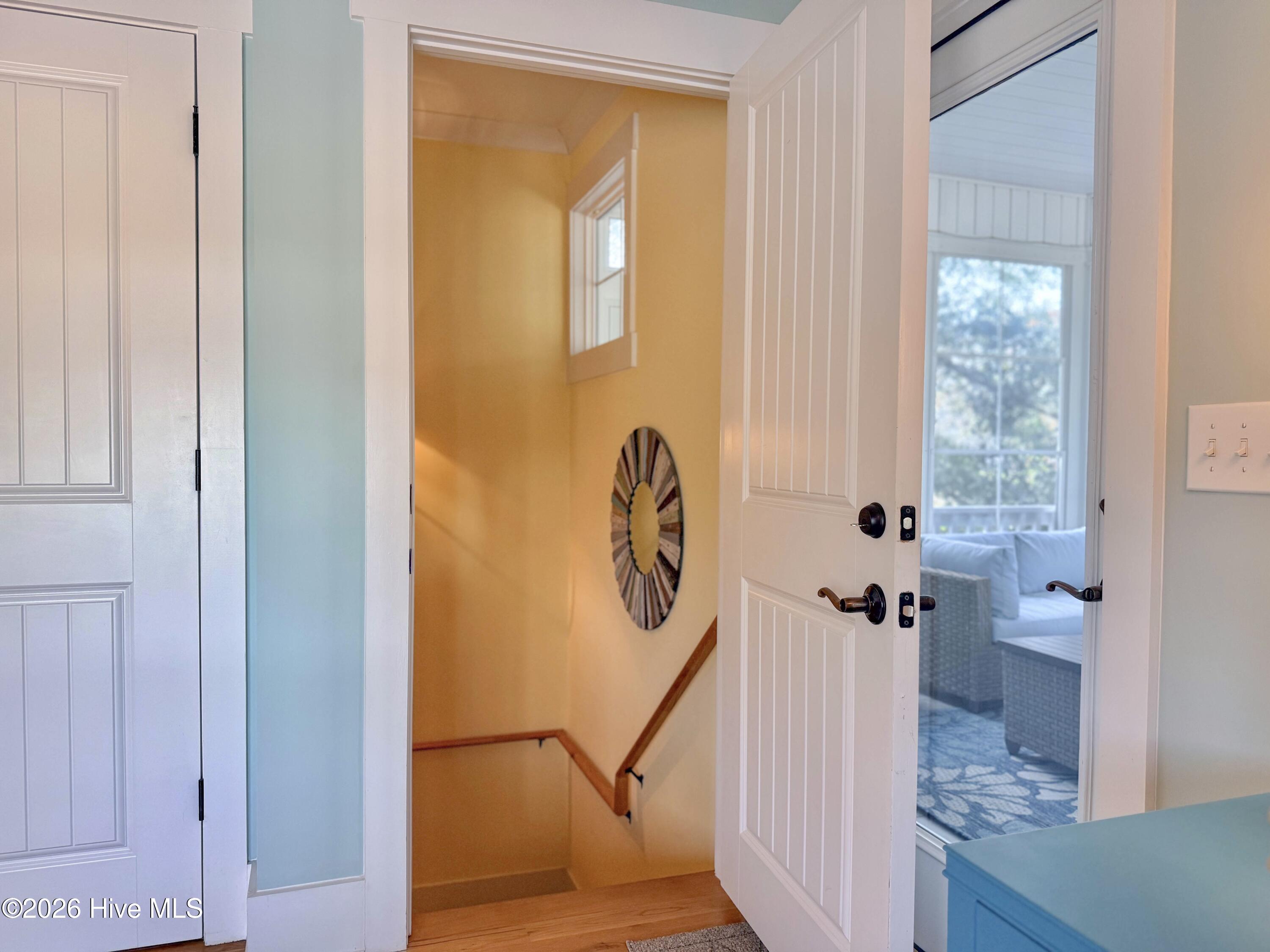 100548622 | Photo 53