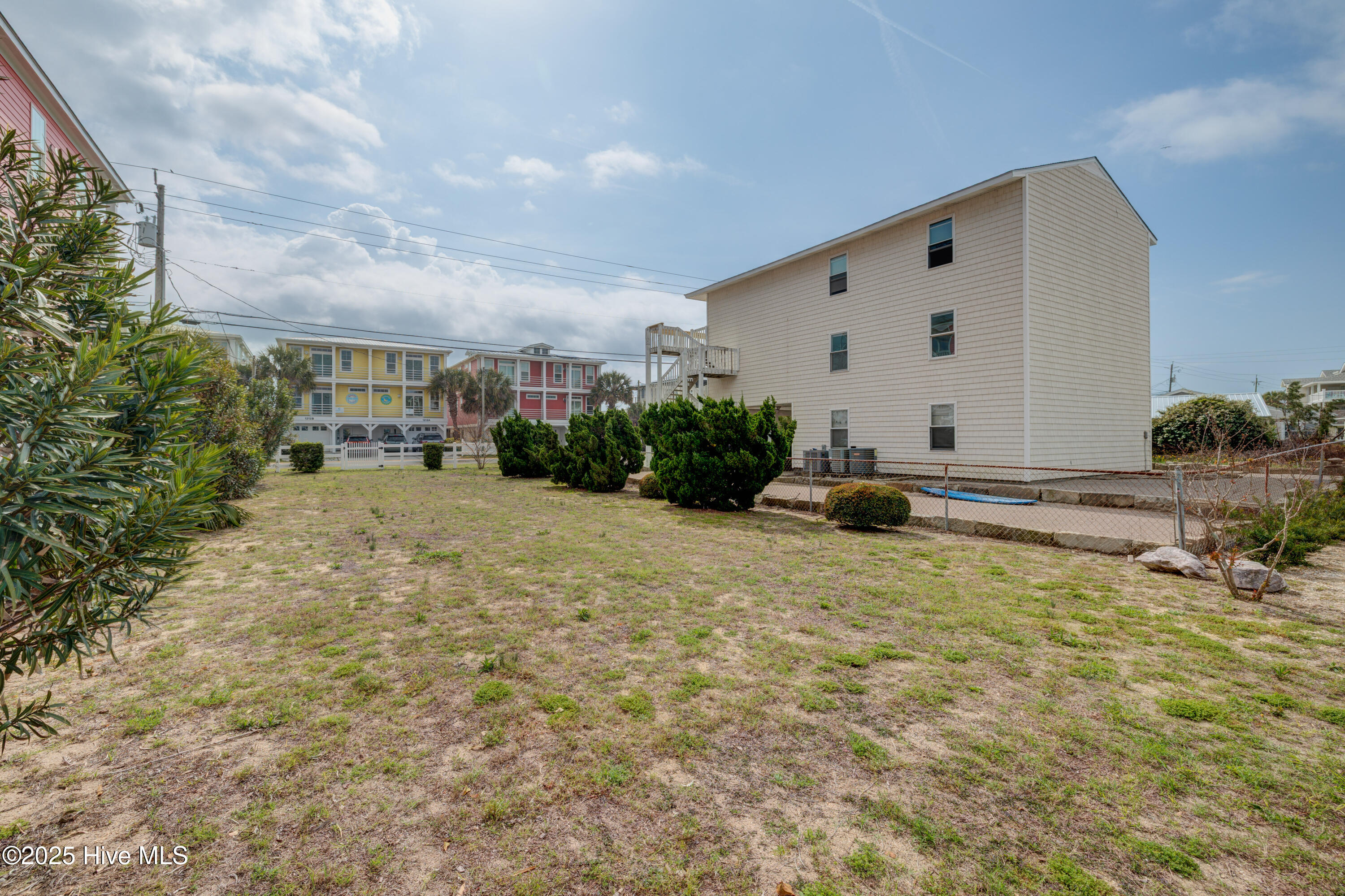 100498855 | Photo 44