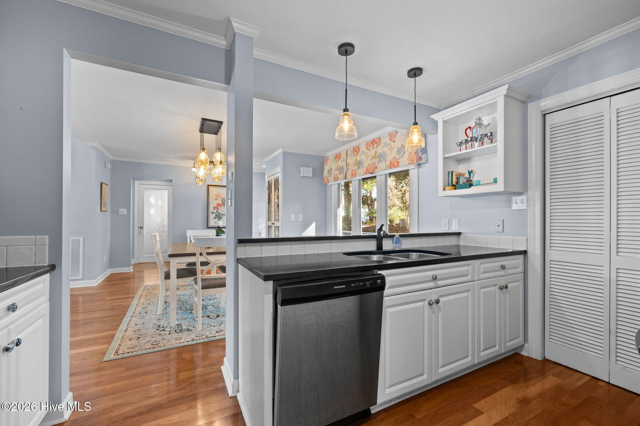 100551072 | Photo 27