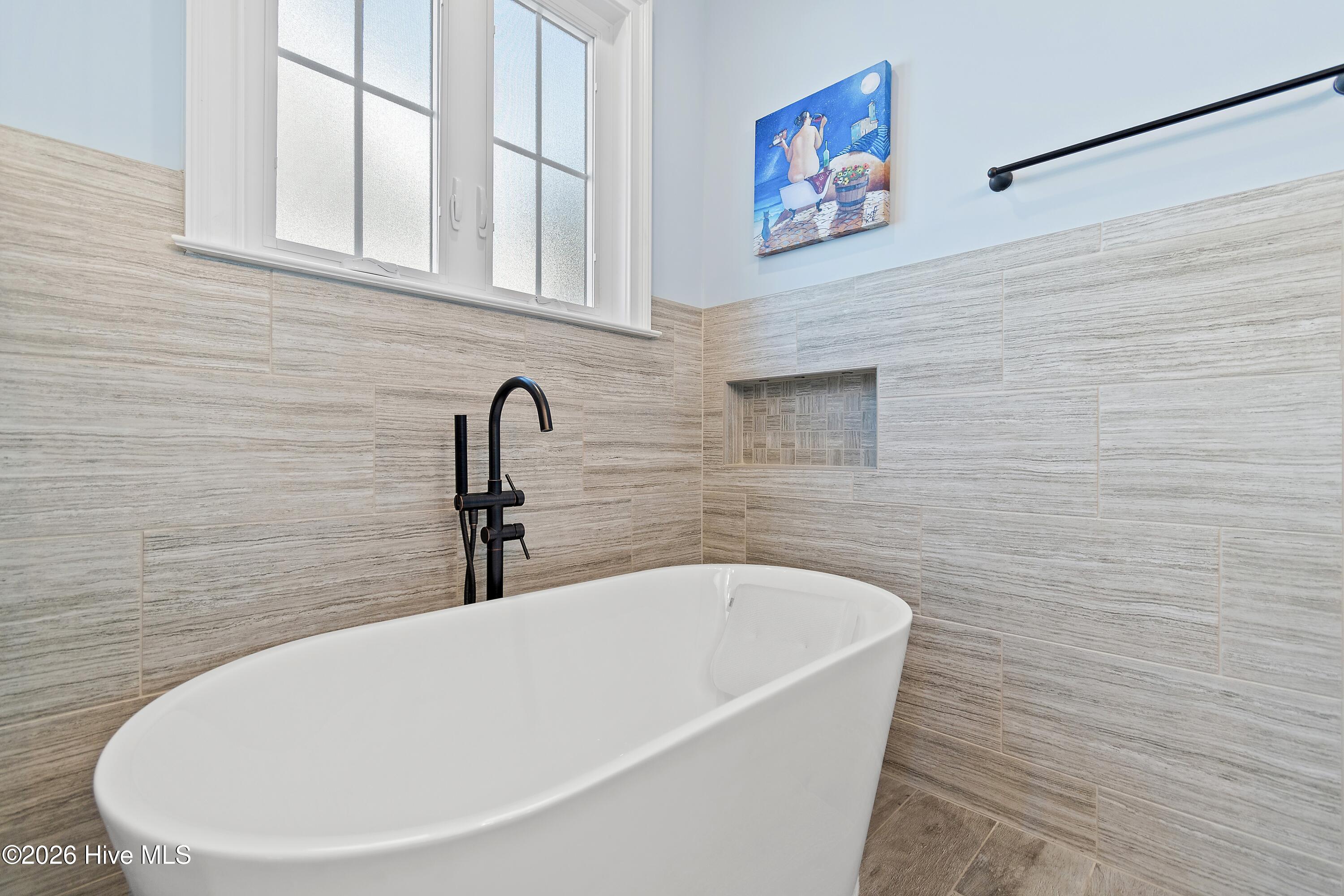 100552502 | Photo 44