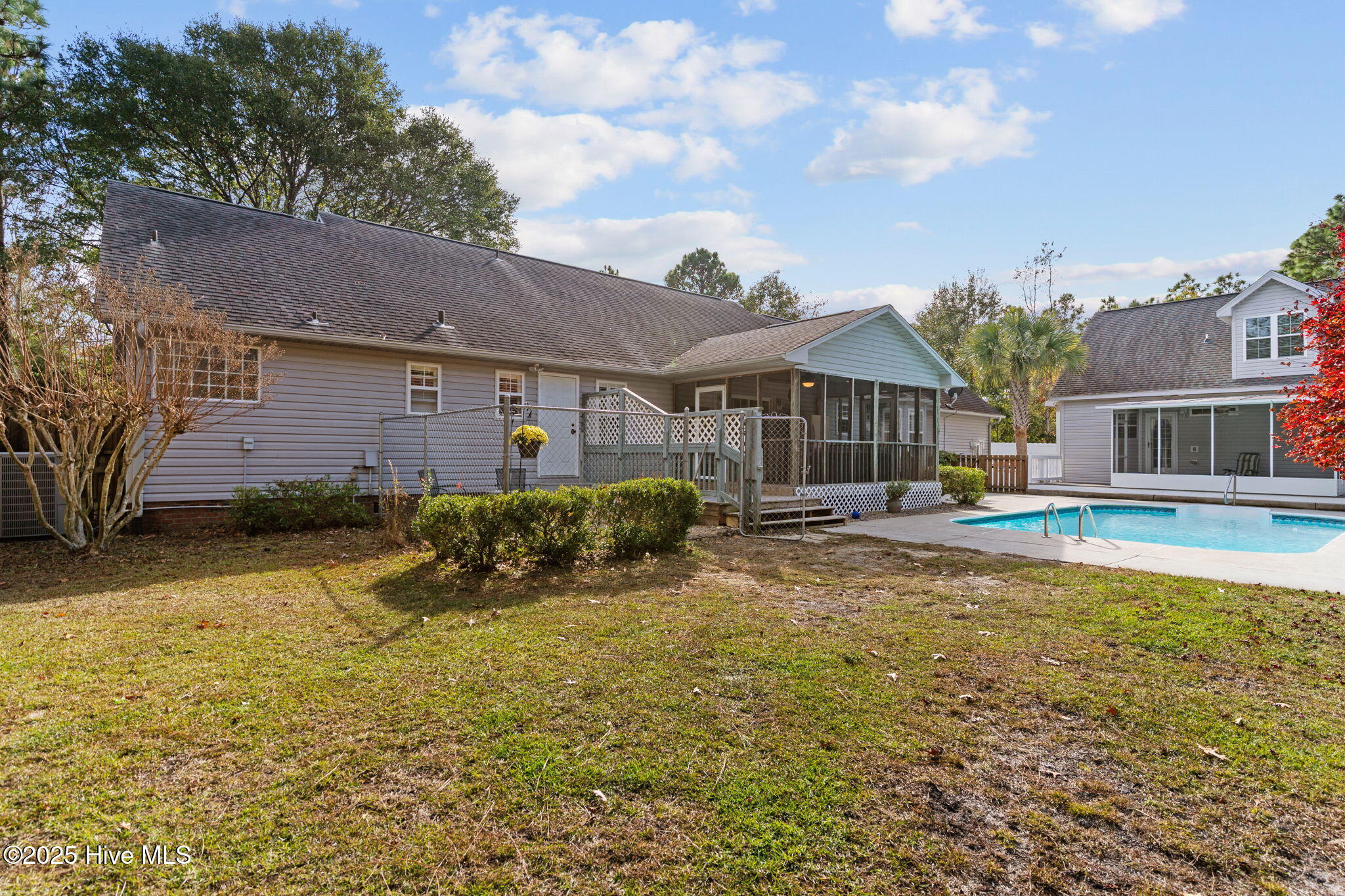 100543111 | Photo 44