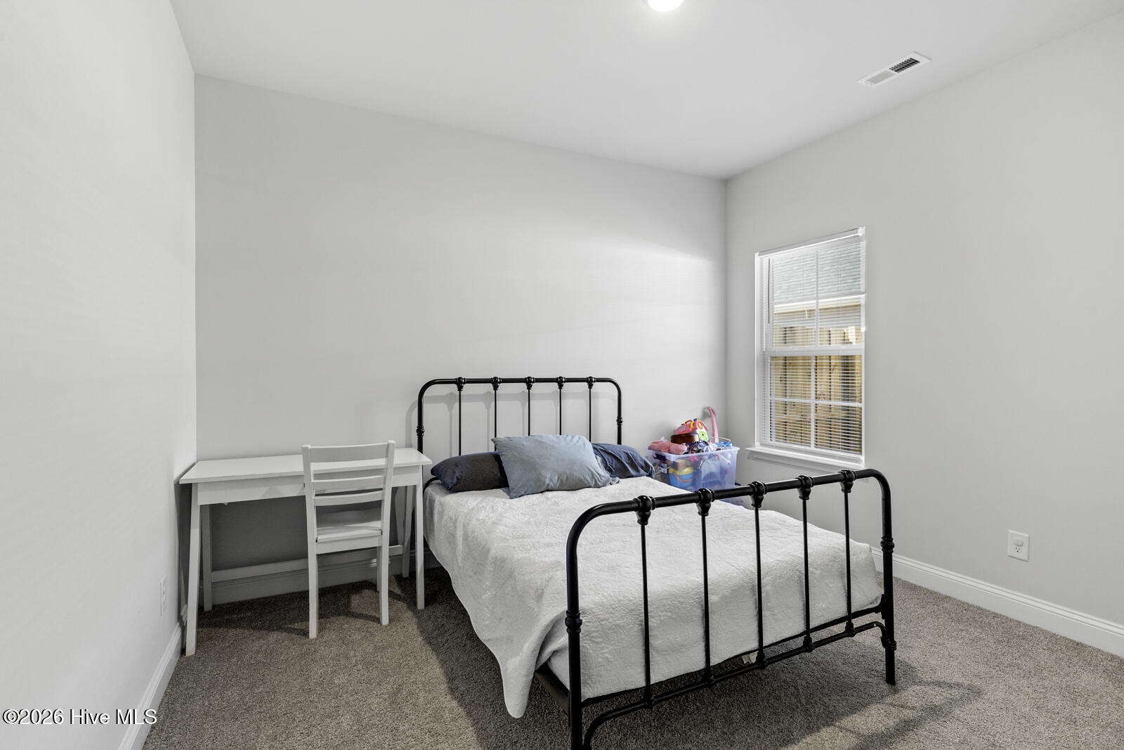 100560379 | Photo 15