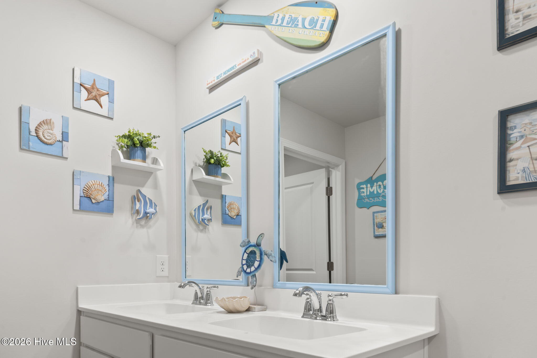 100547416 | Photo 18