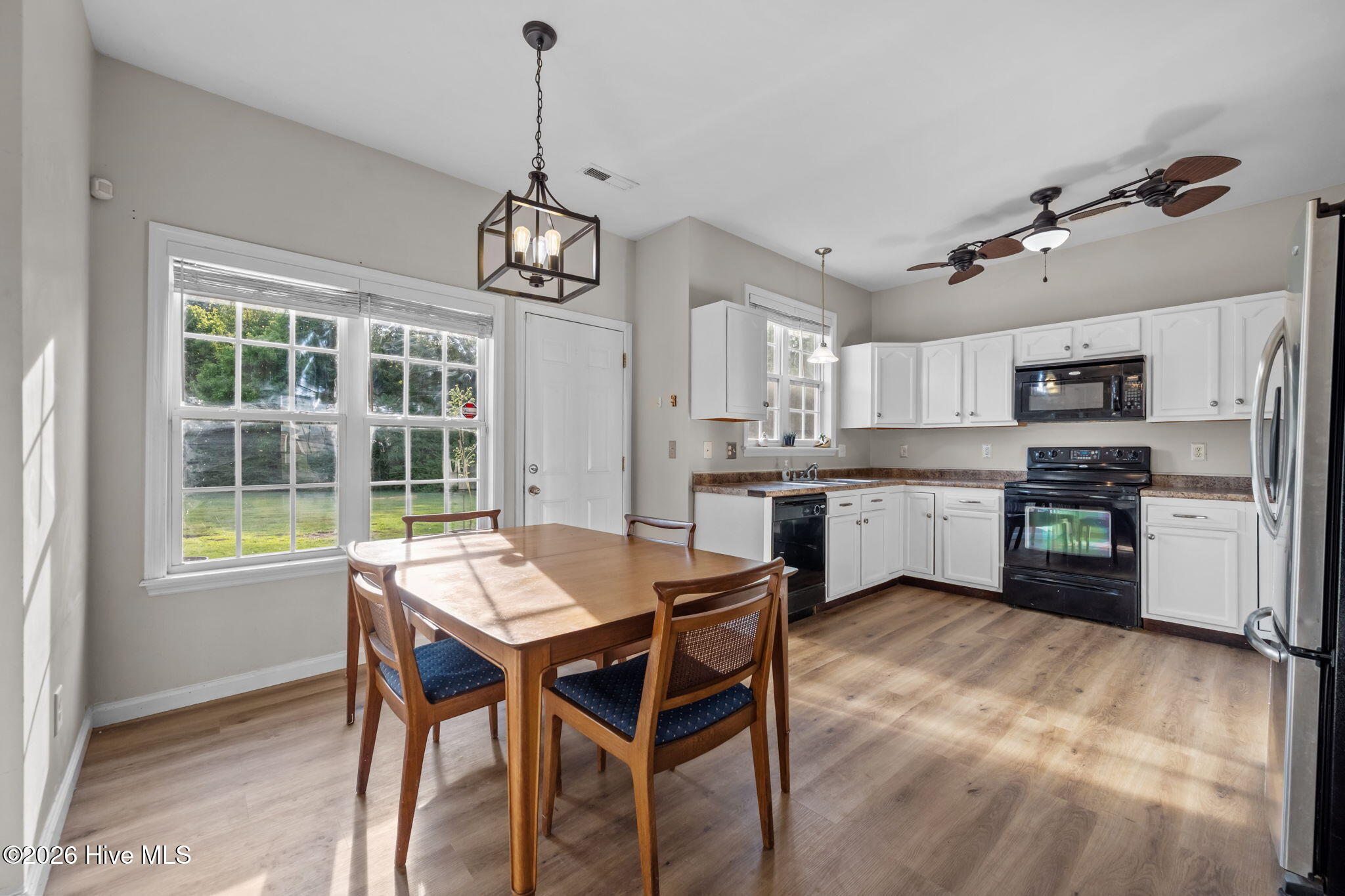 100567671 | Photo 26