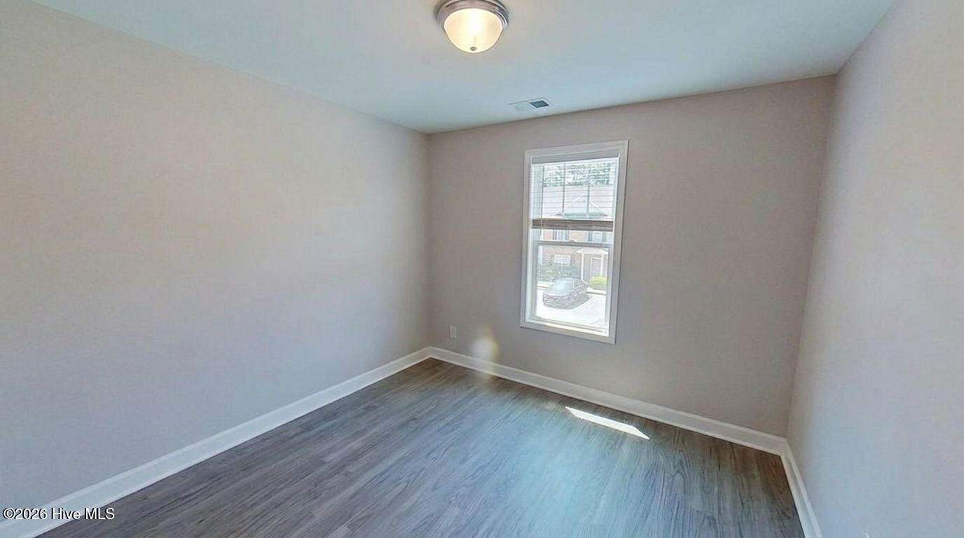 100569828 | Photo 15