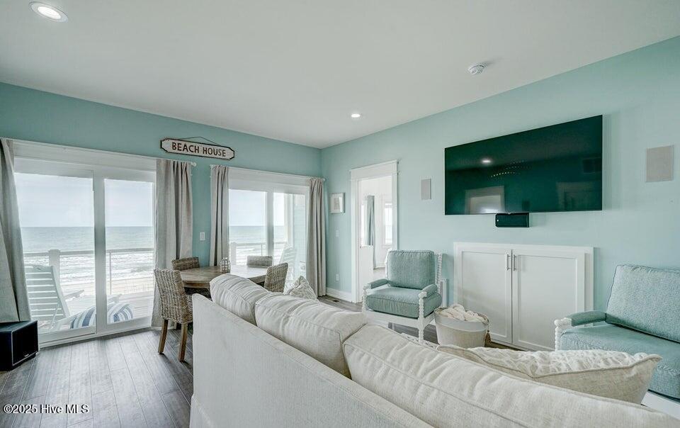 100508302 | Photo 34