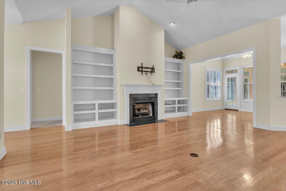 100569829 | Photo 10