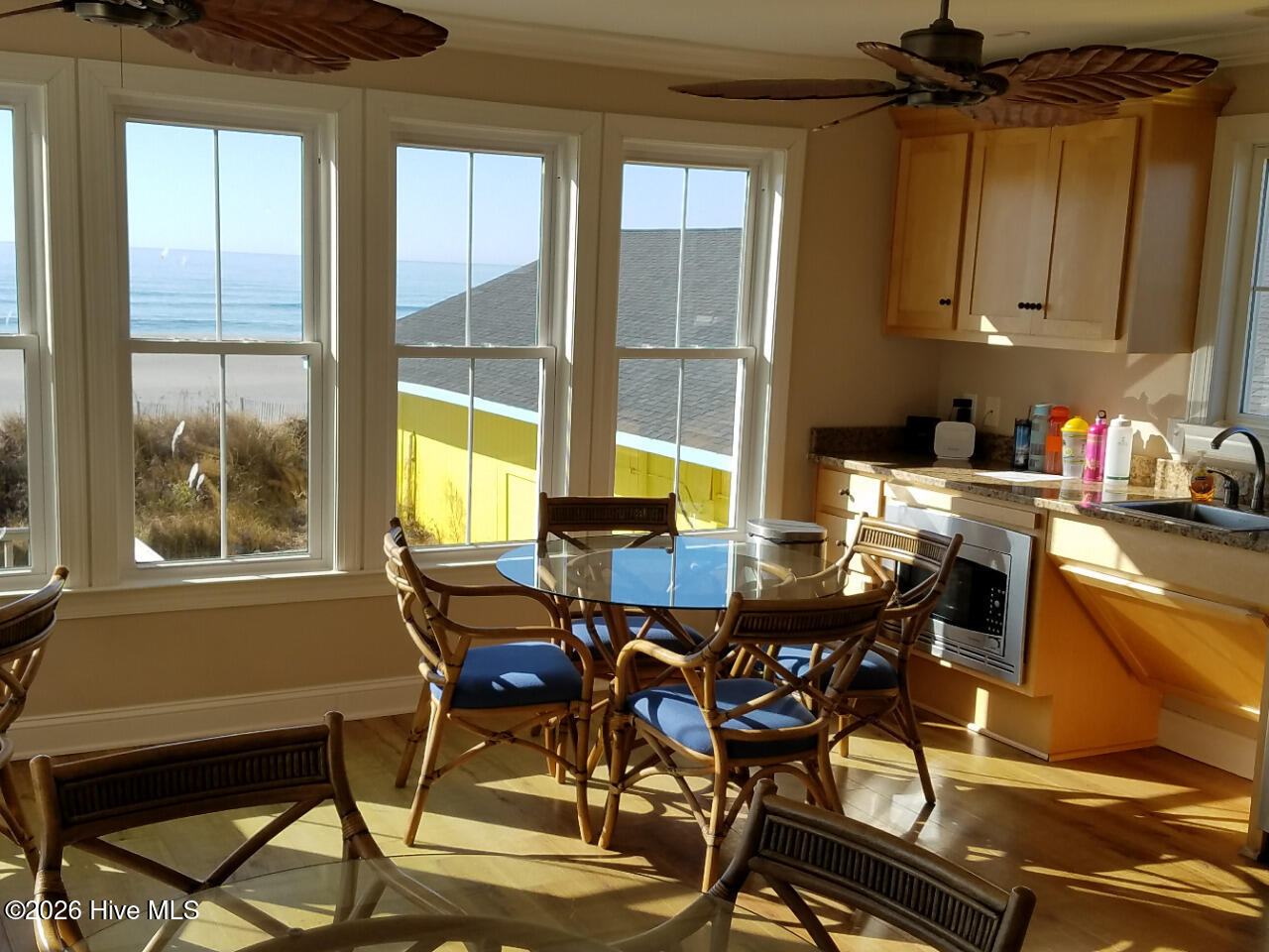 100547774 | Photo 28