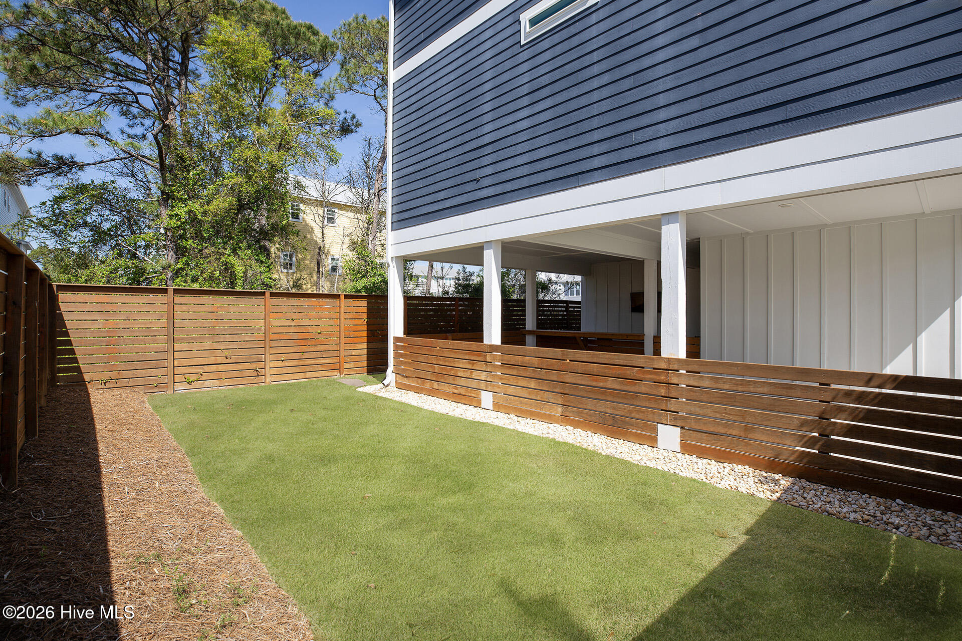 100562975 | Photo 66