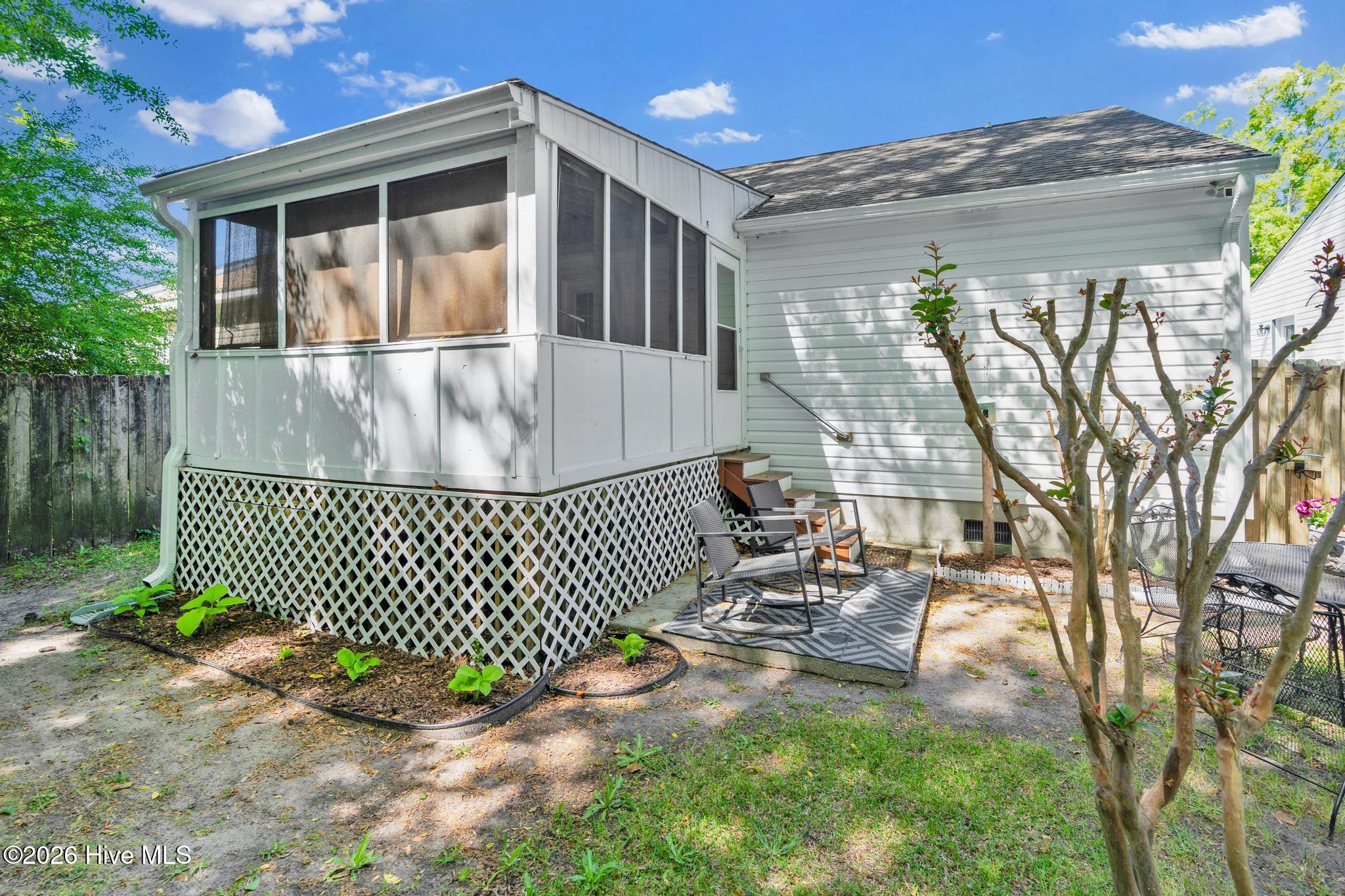 100566412 | Photo 40