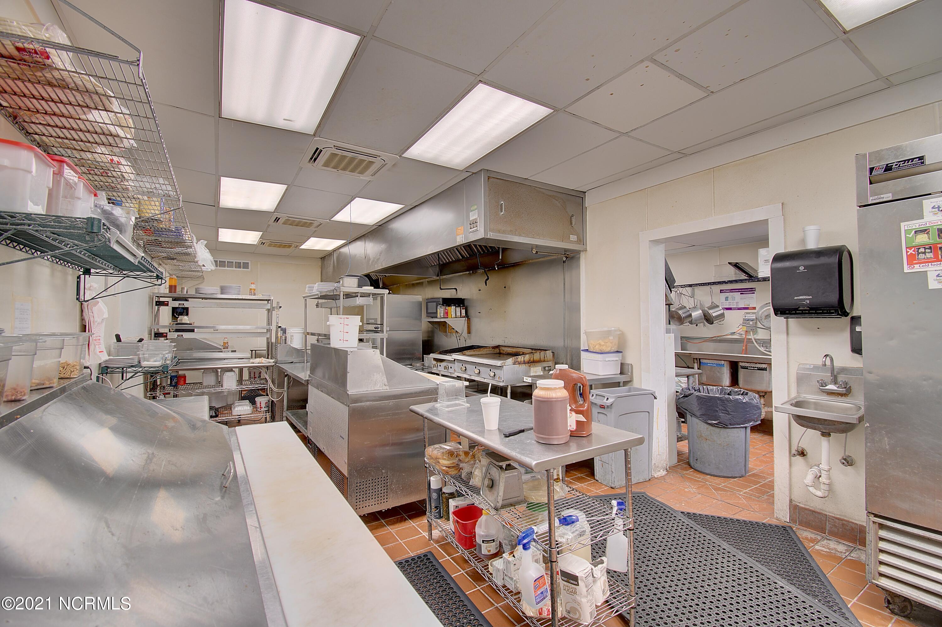 100502162 | Photo 37