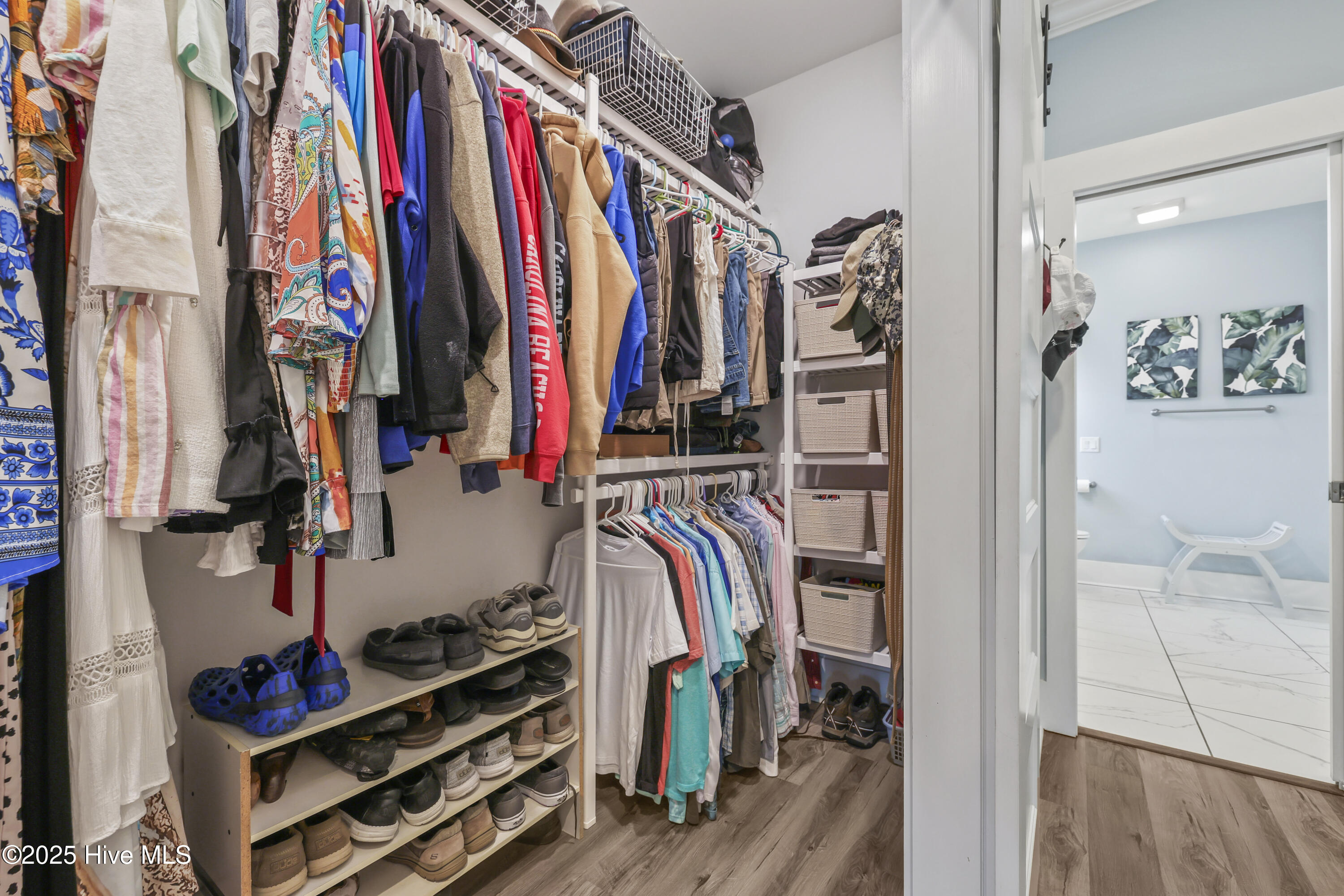 100536378 | Photo 23