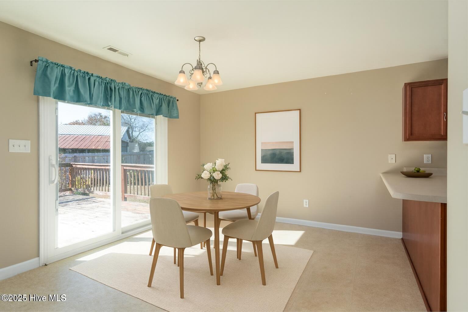 100542382 | Photo 14