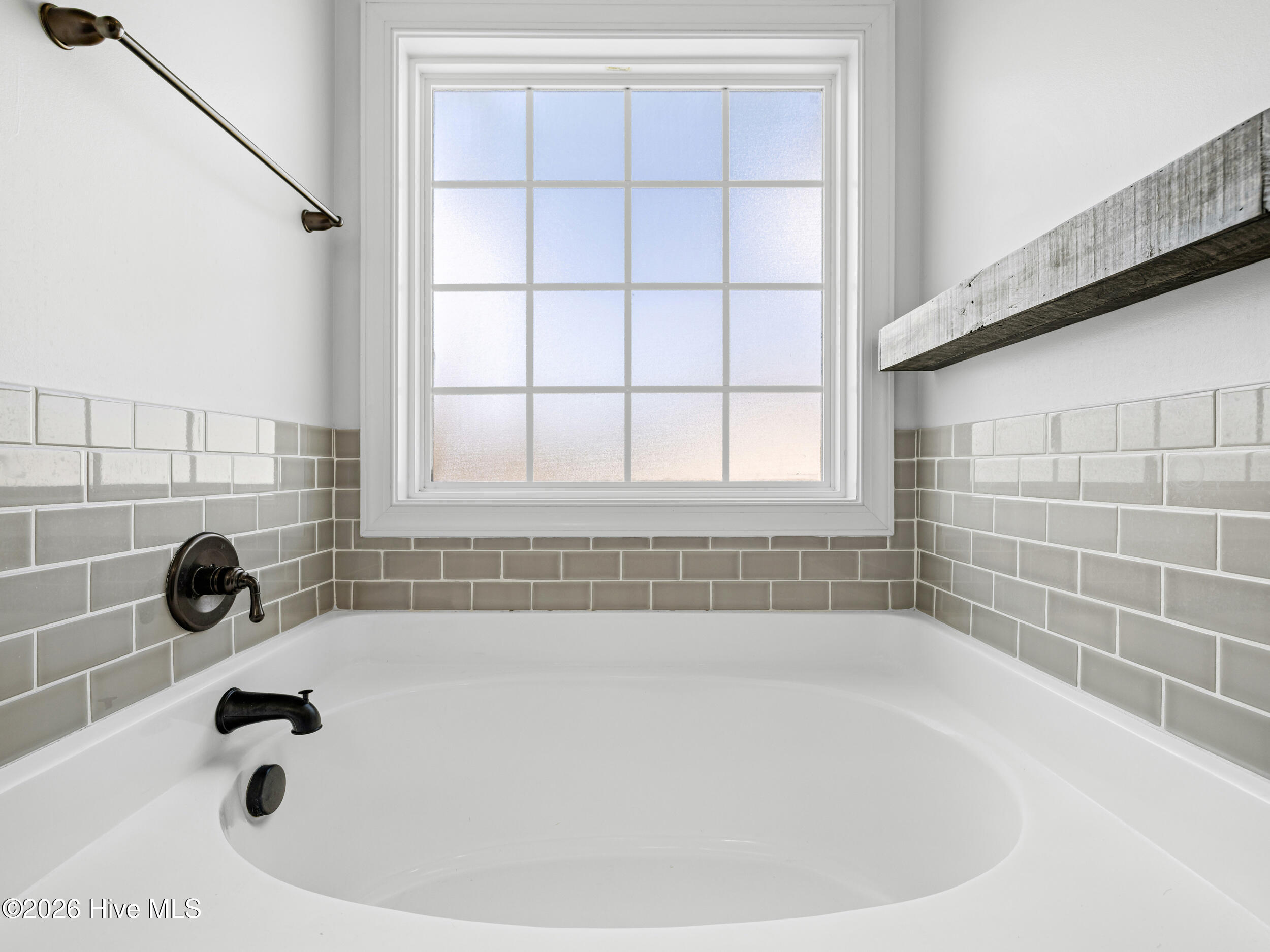 100566633 | Photo 49