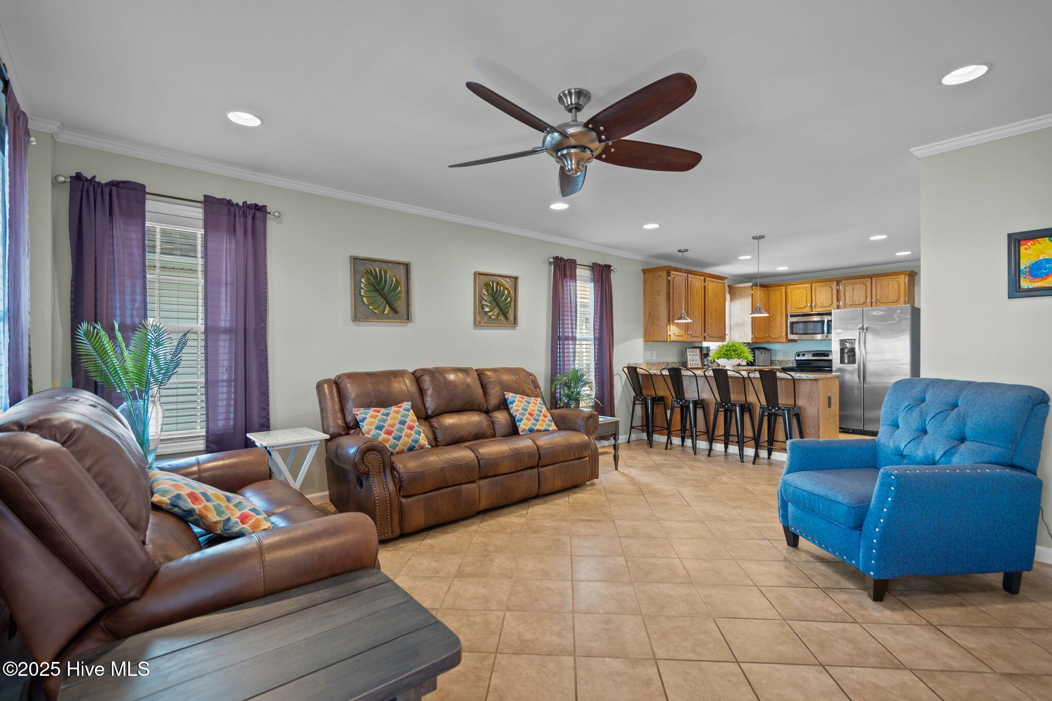 100528642 | Photo 18