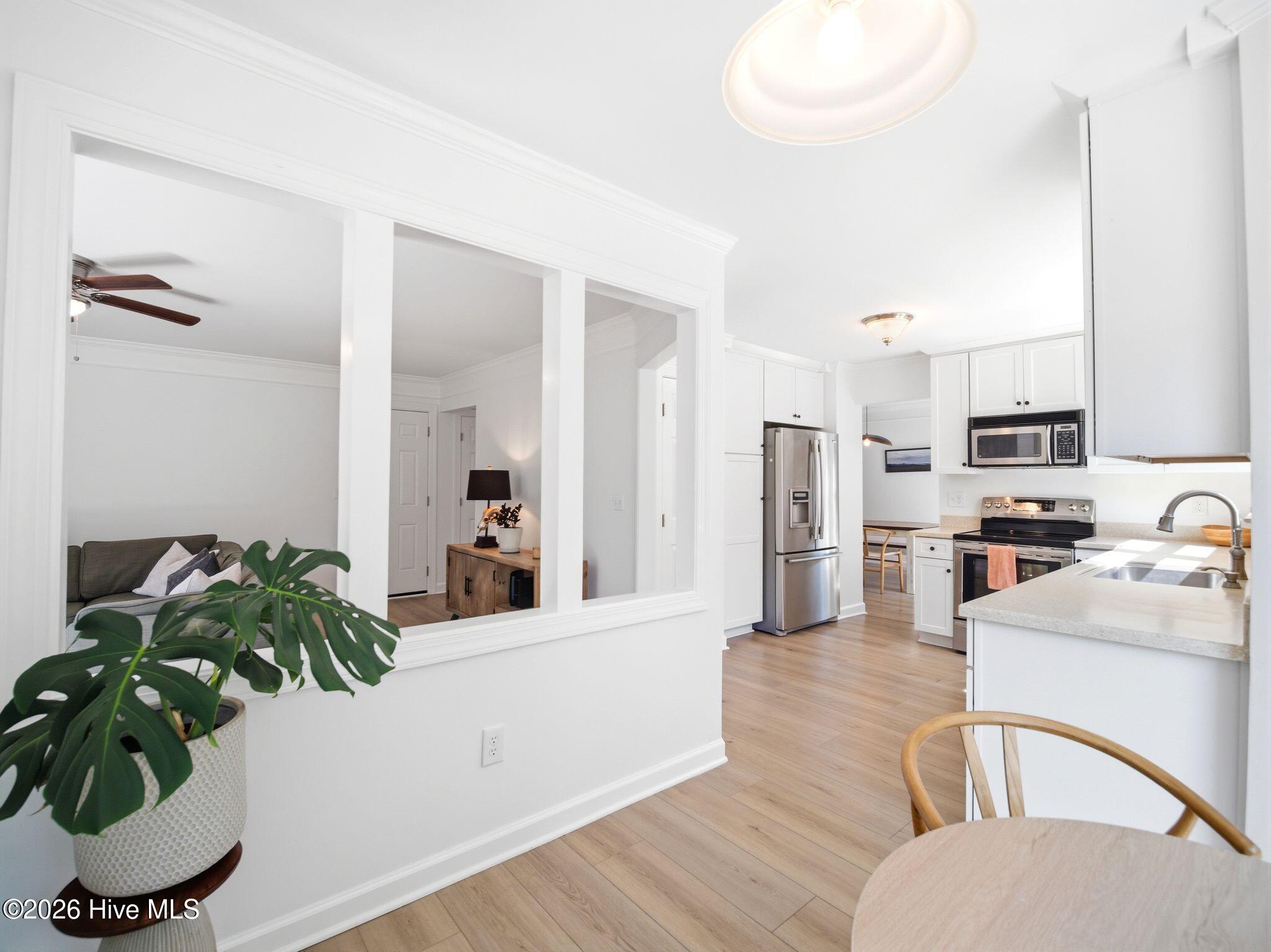 100568966 | Photo 21