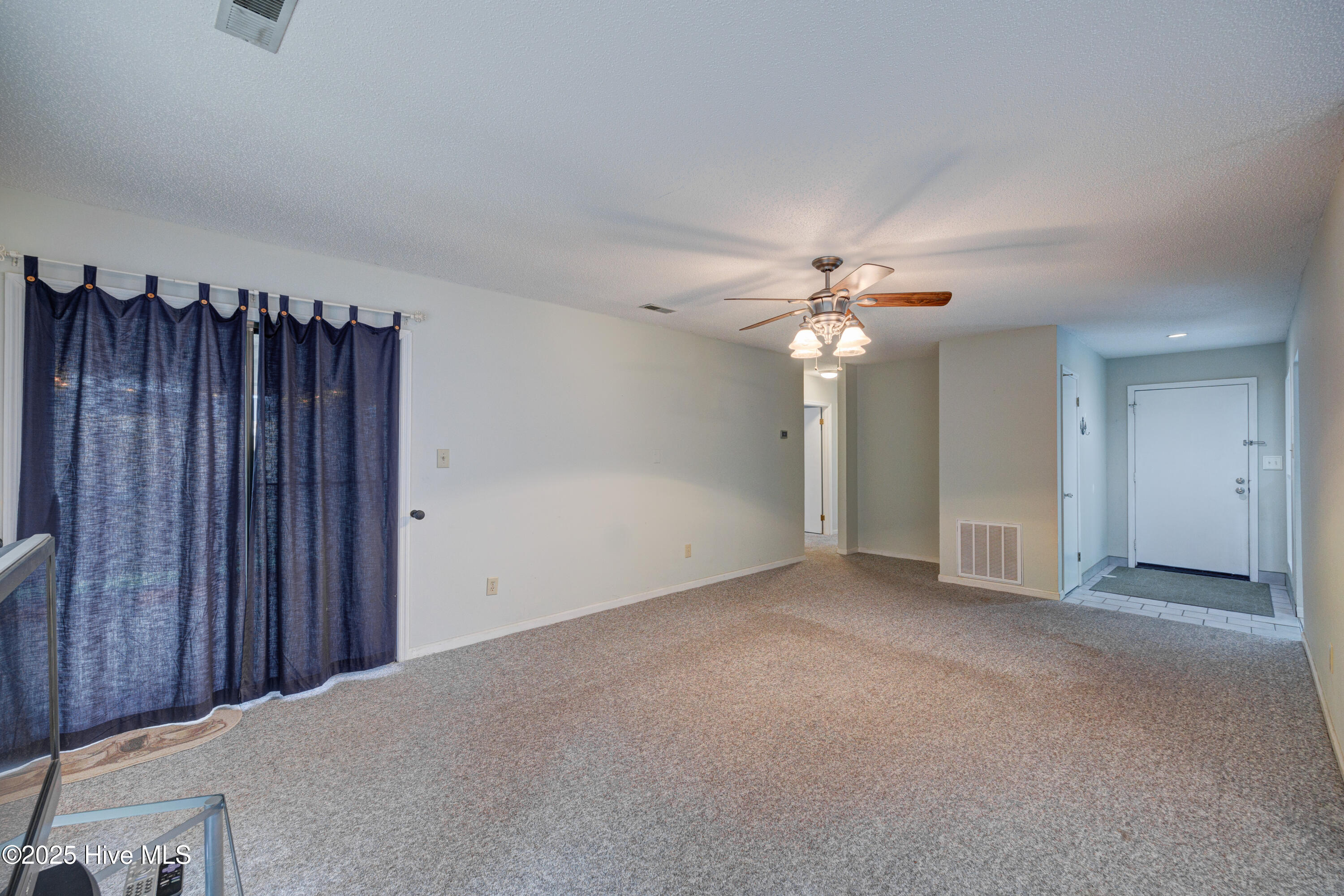 100524399 | Photo 11