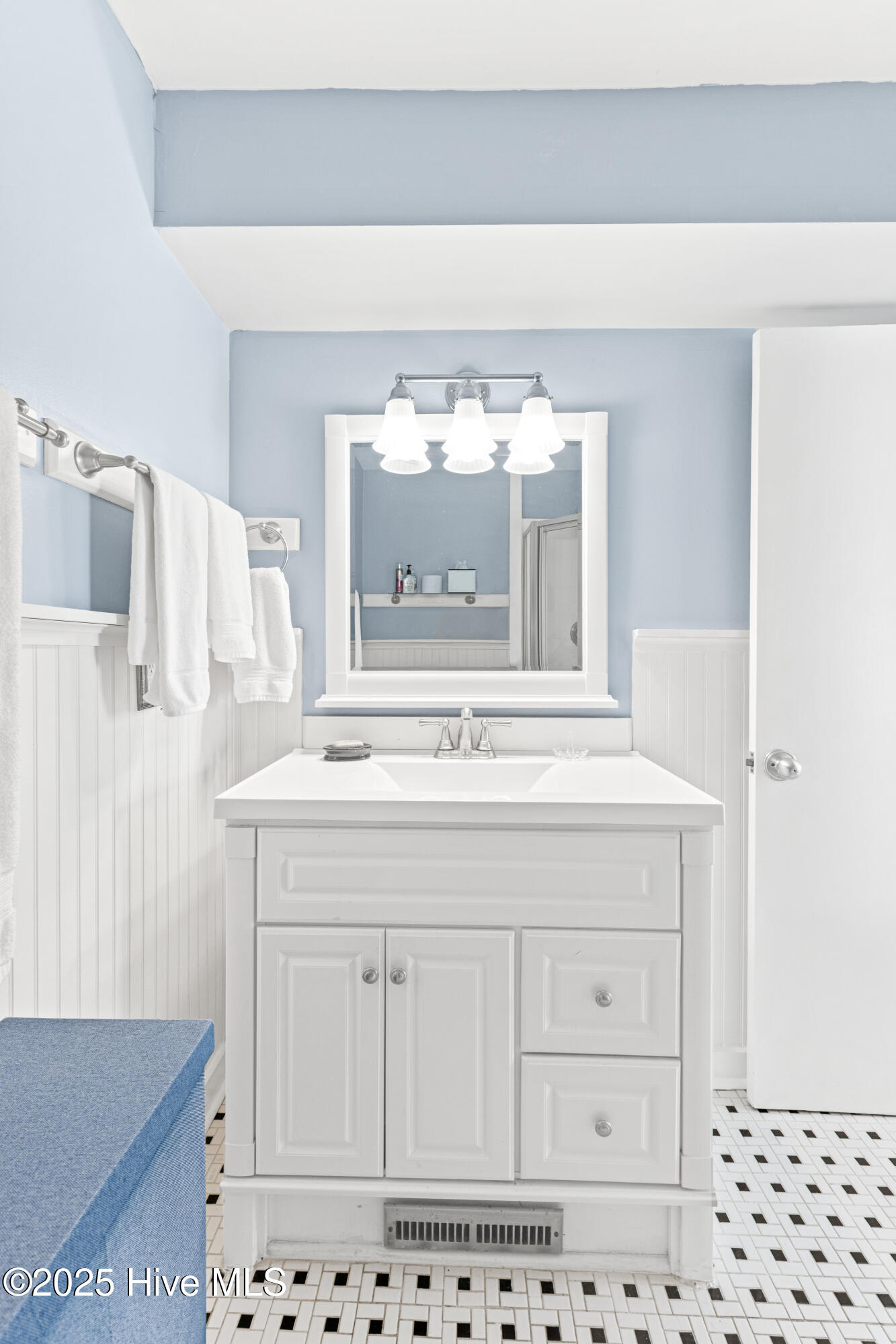 100551807 | Photo 21