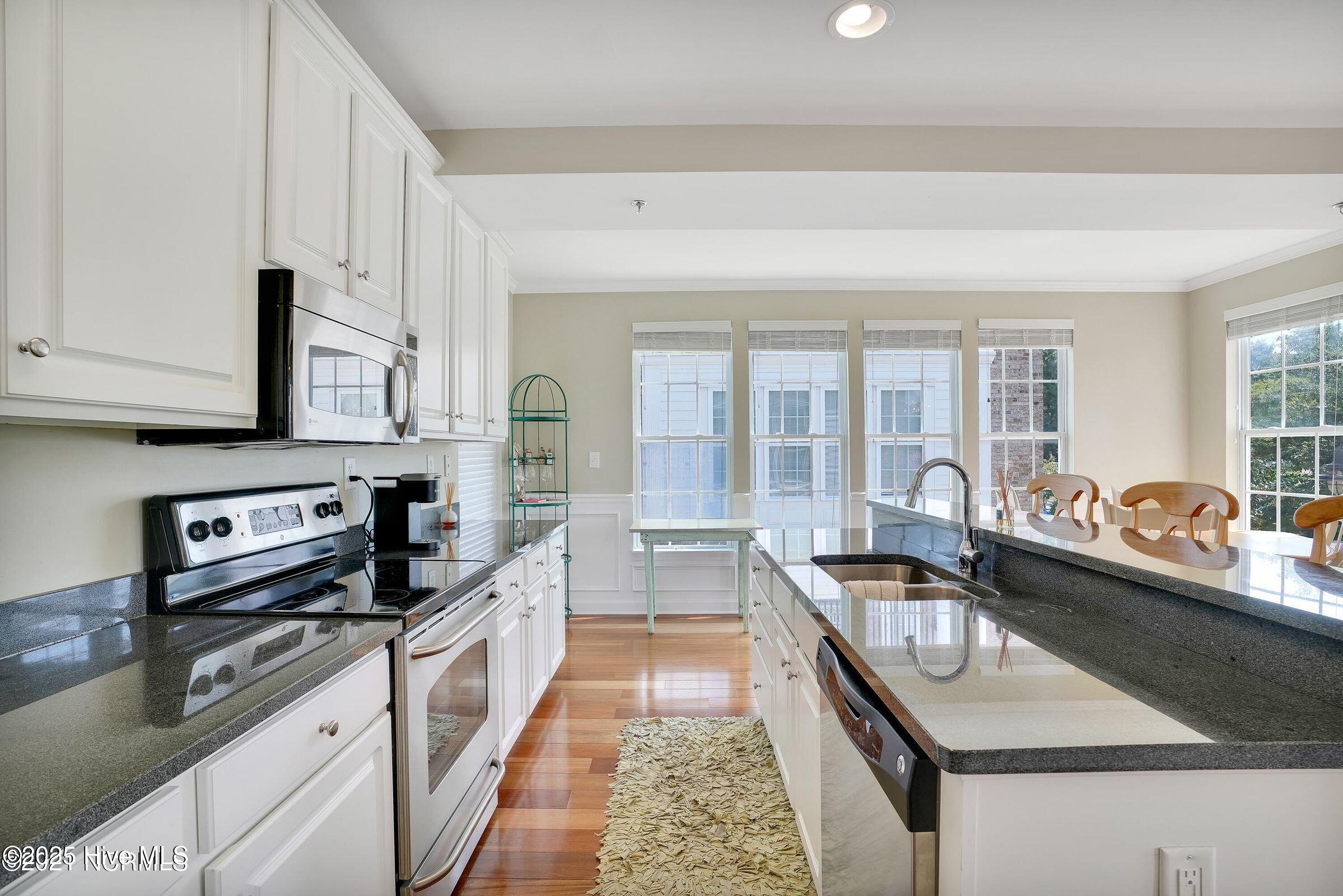 100514003 | Photo 10