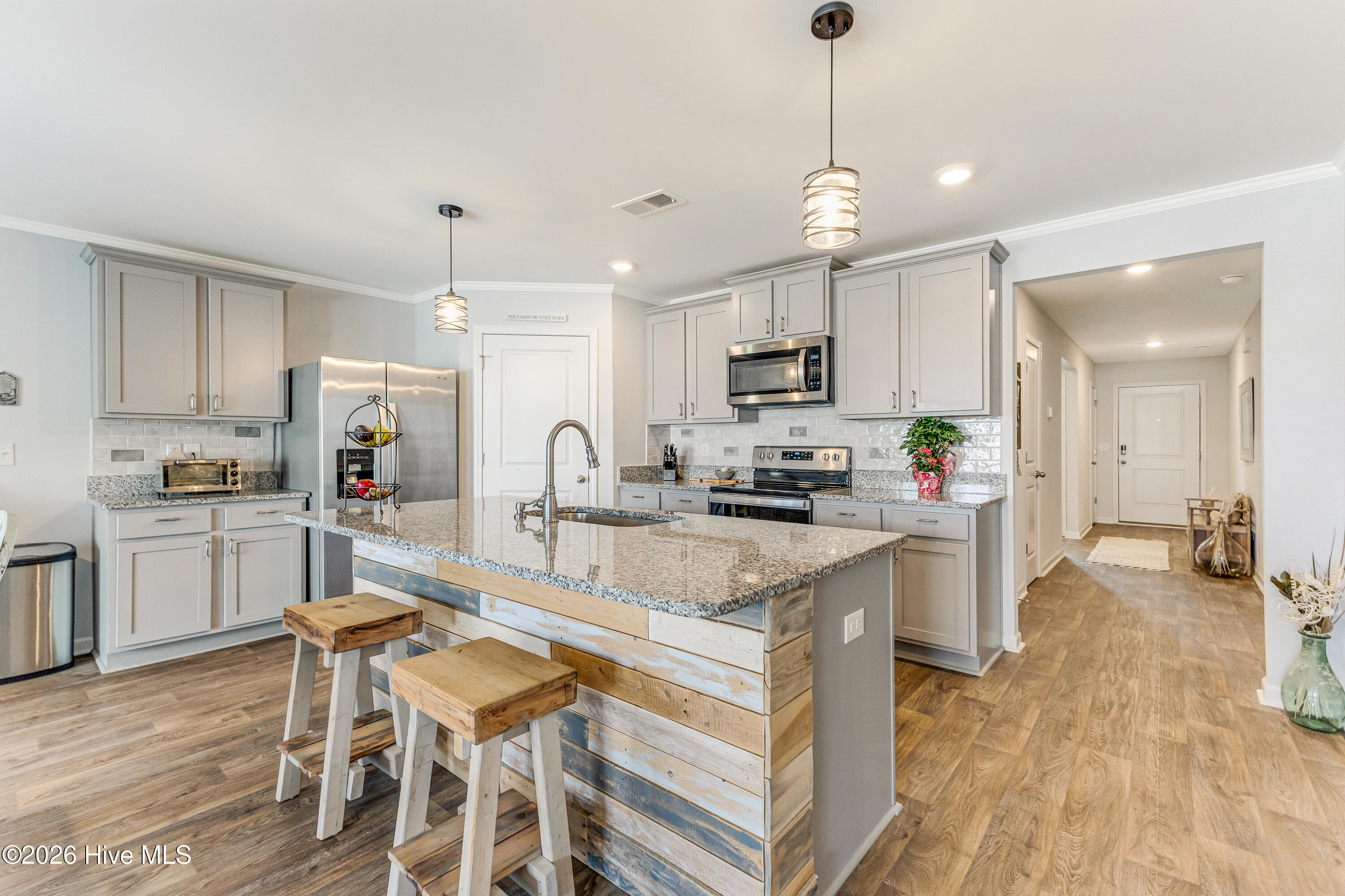 100559432 | Photo 14