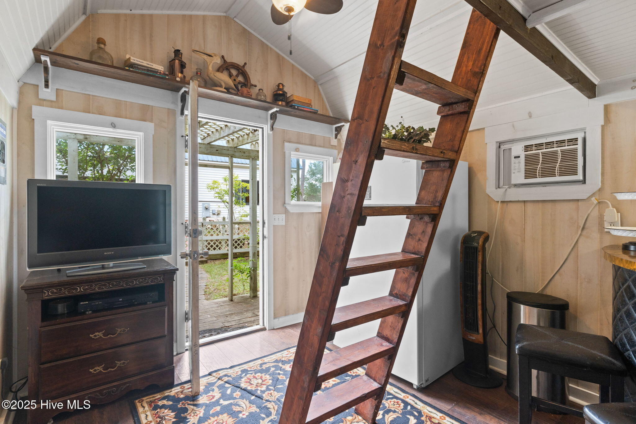 100531169 | Photo 61