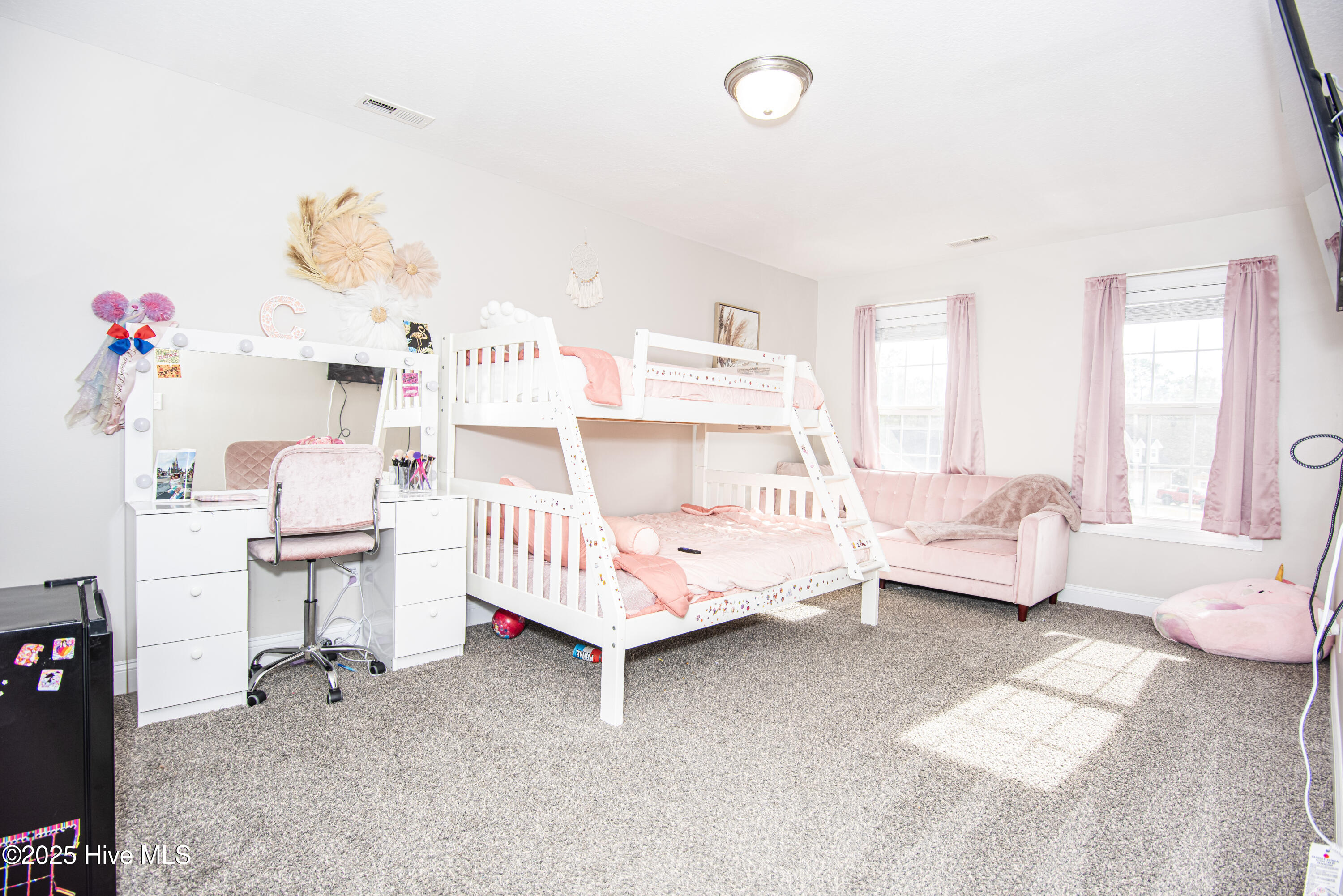 100544525 | Photo 19