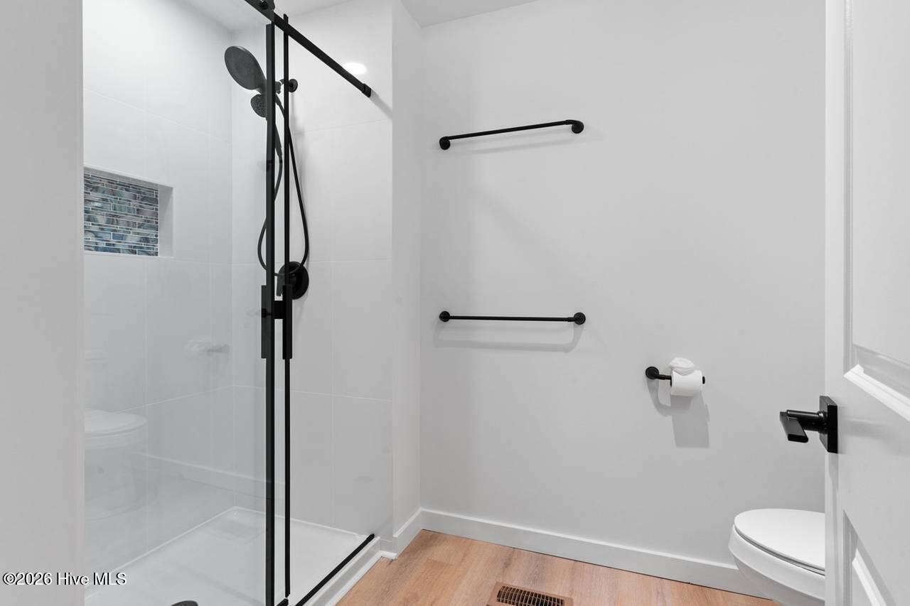 100553322 | Photo 37