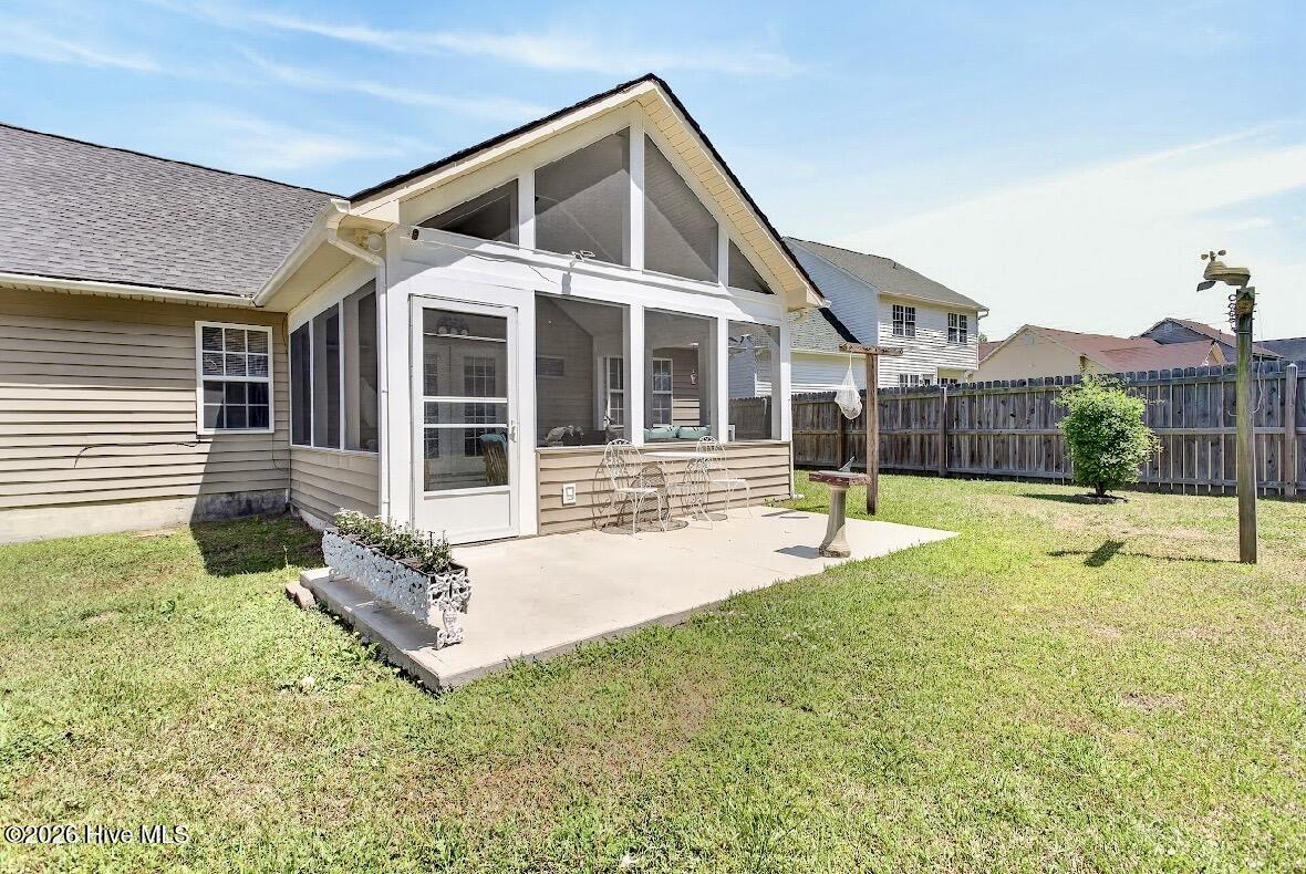 100567713 | Photo 21