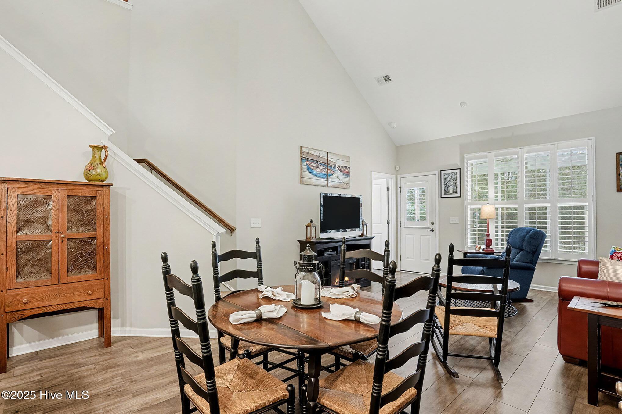 100545929 | Photo 14