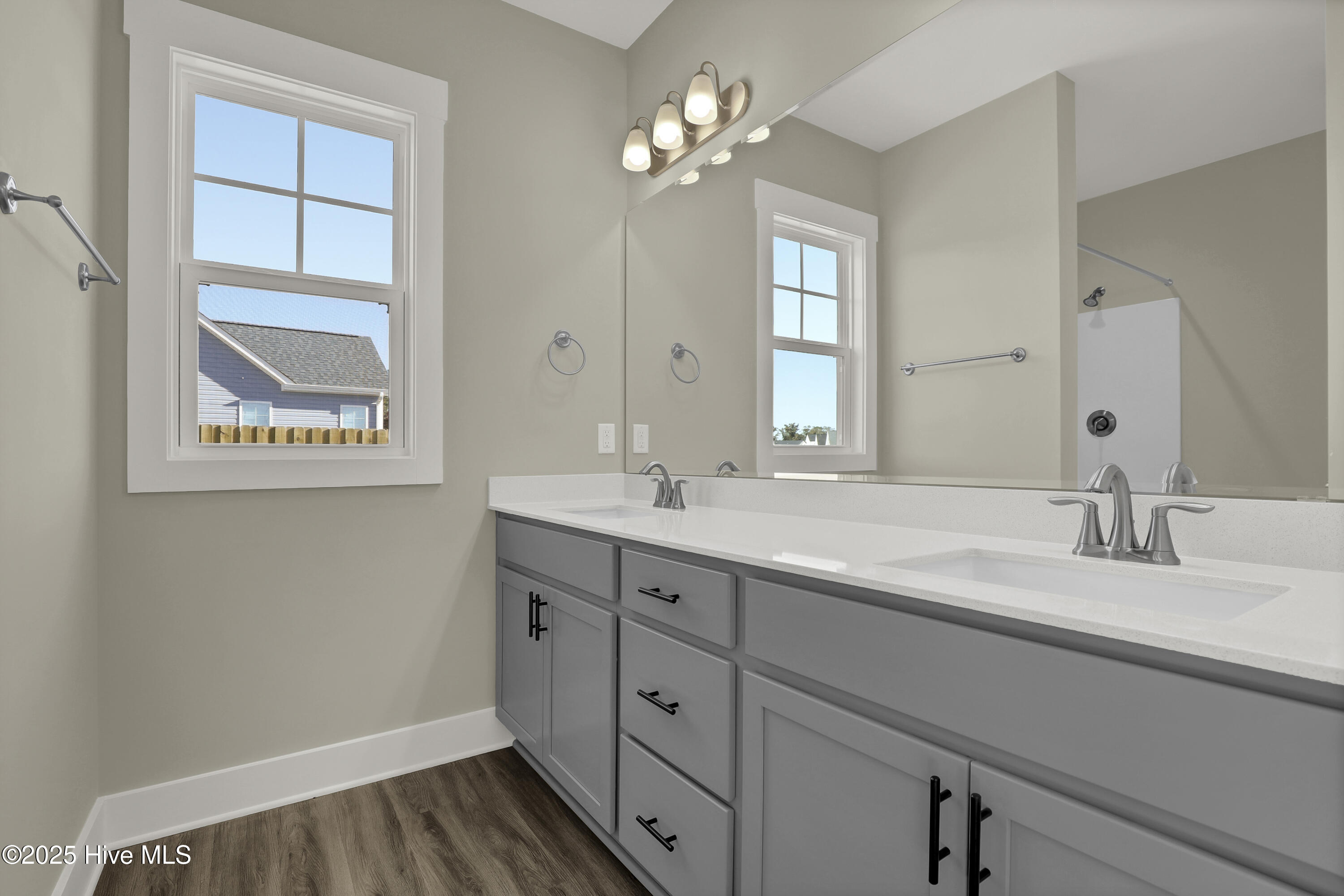 100510913 | Photo 16