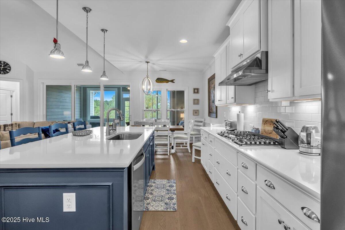 100530087 | Photo 13