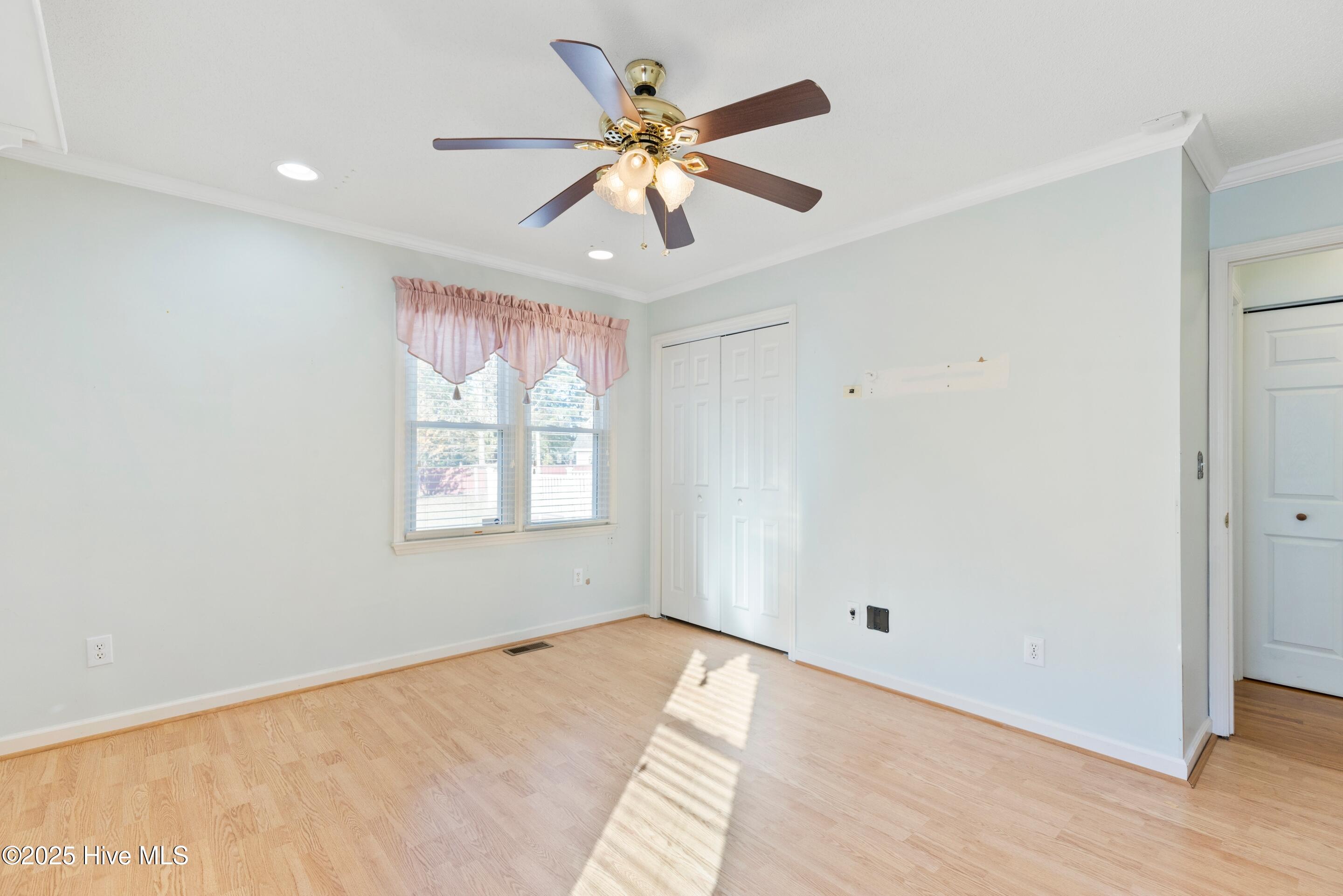 100540586 | Photo 38