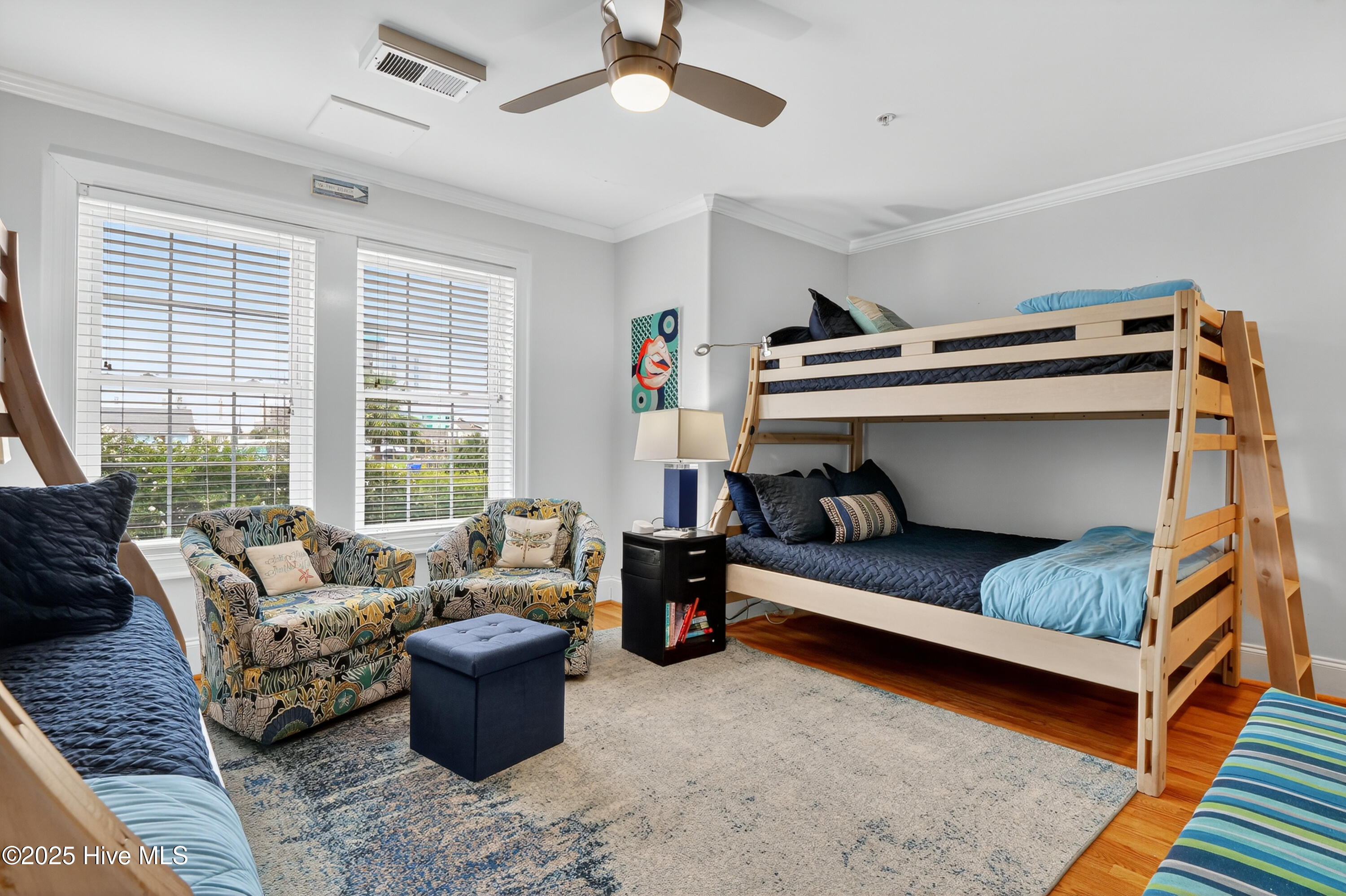 100524074 | Photo 25