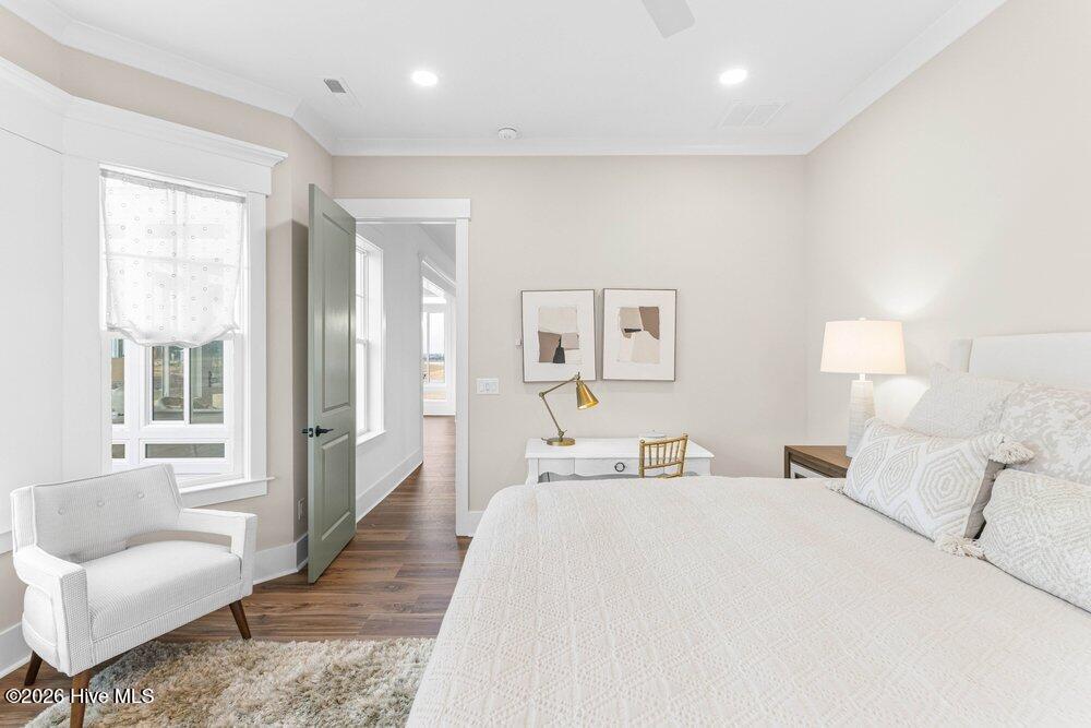 100568013 | Photo 18