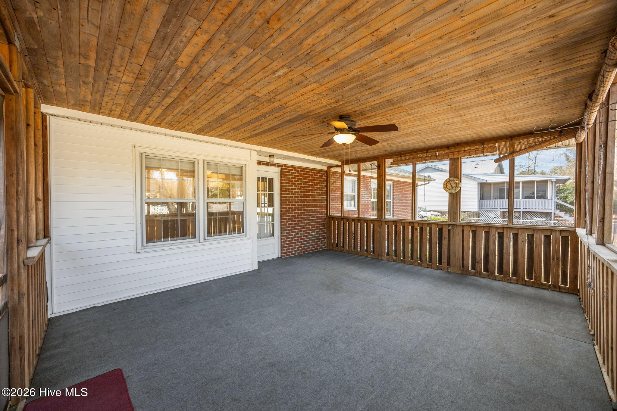 100550473 | Photo 45