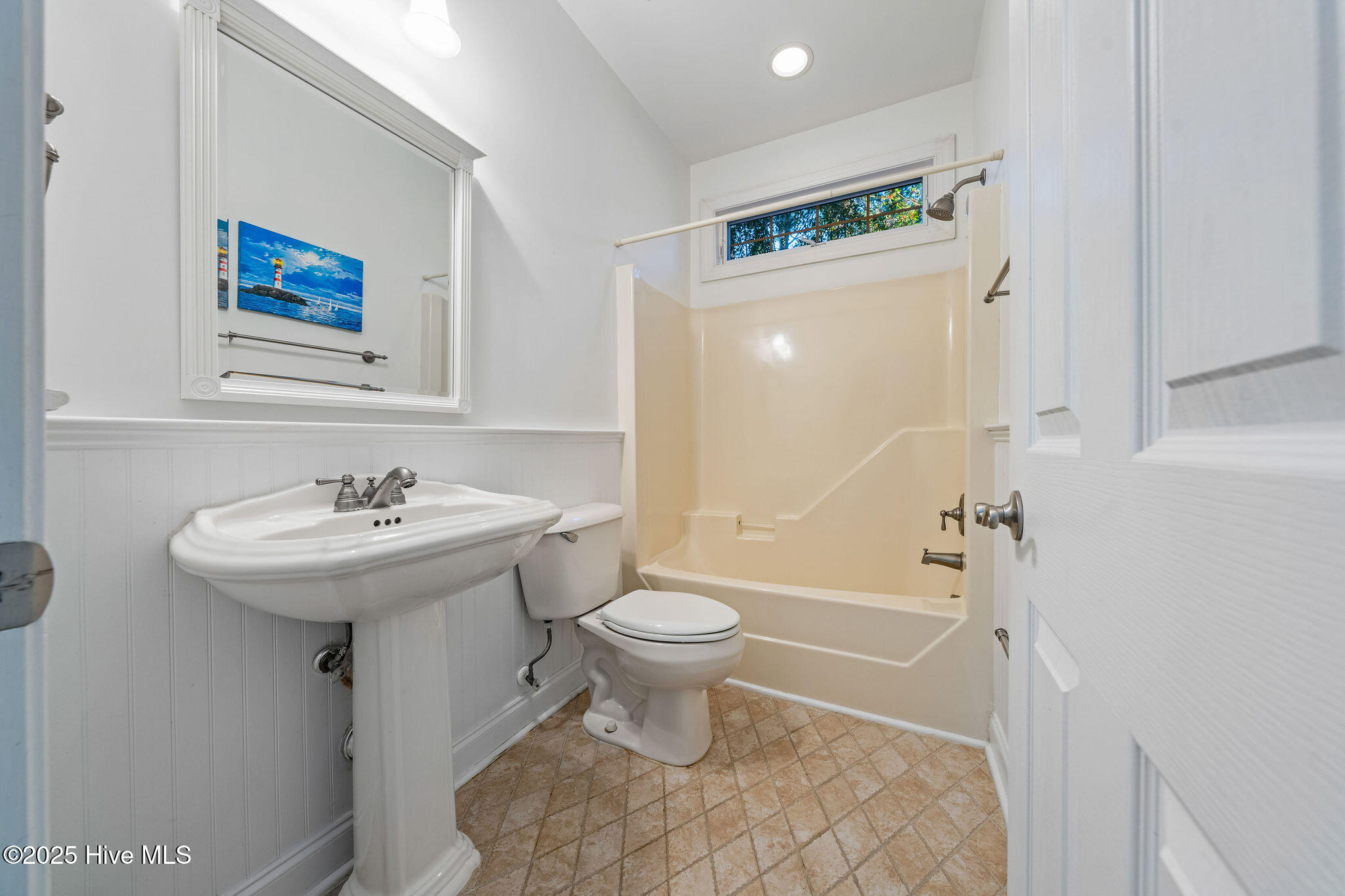 100541606 | Photo 32