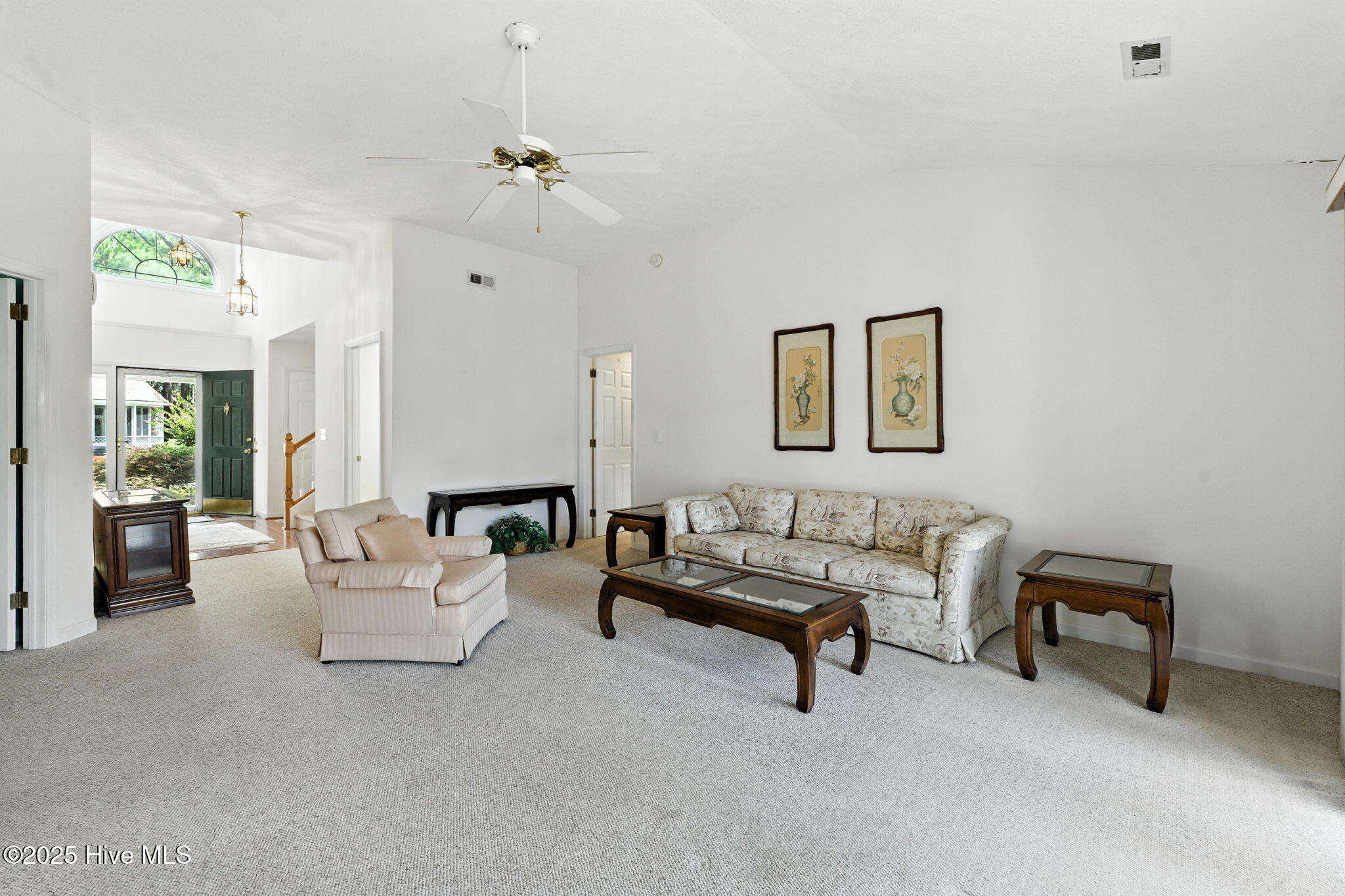 100523616 | Photo 12