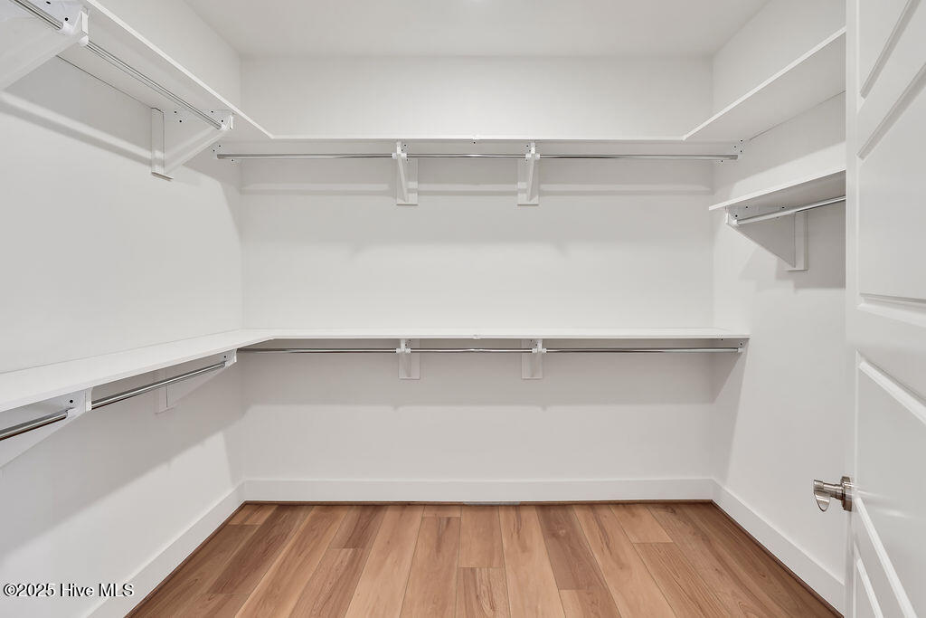 100529674 | Photo 11