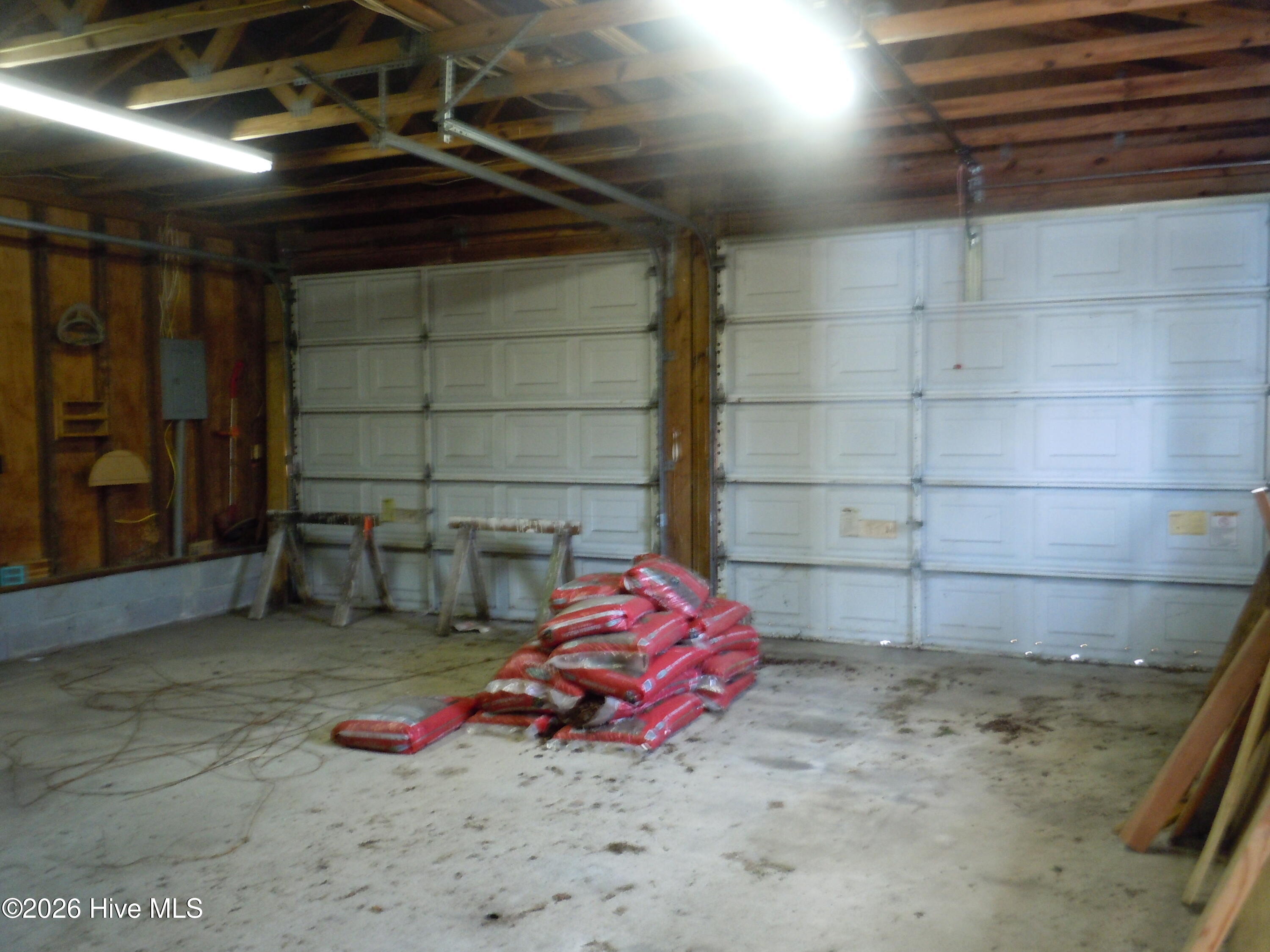 100565752 | Photo 51