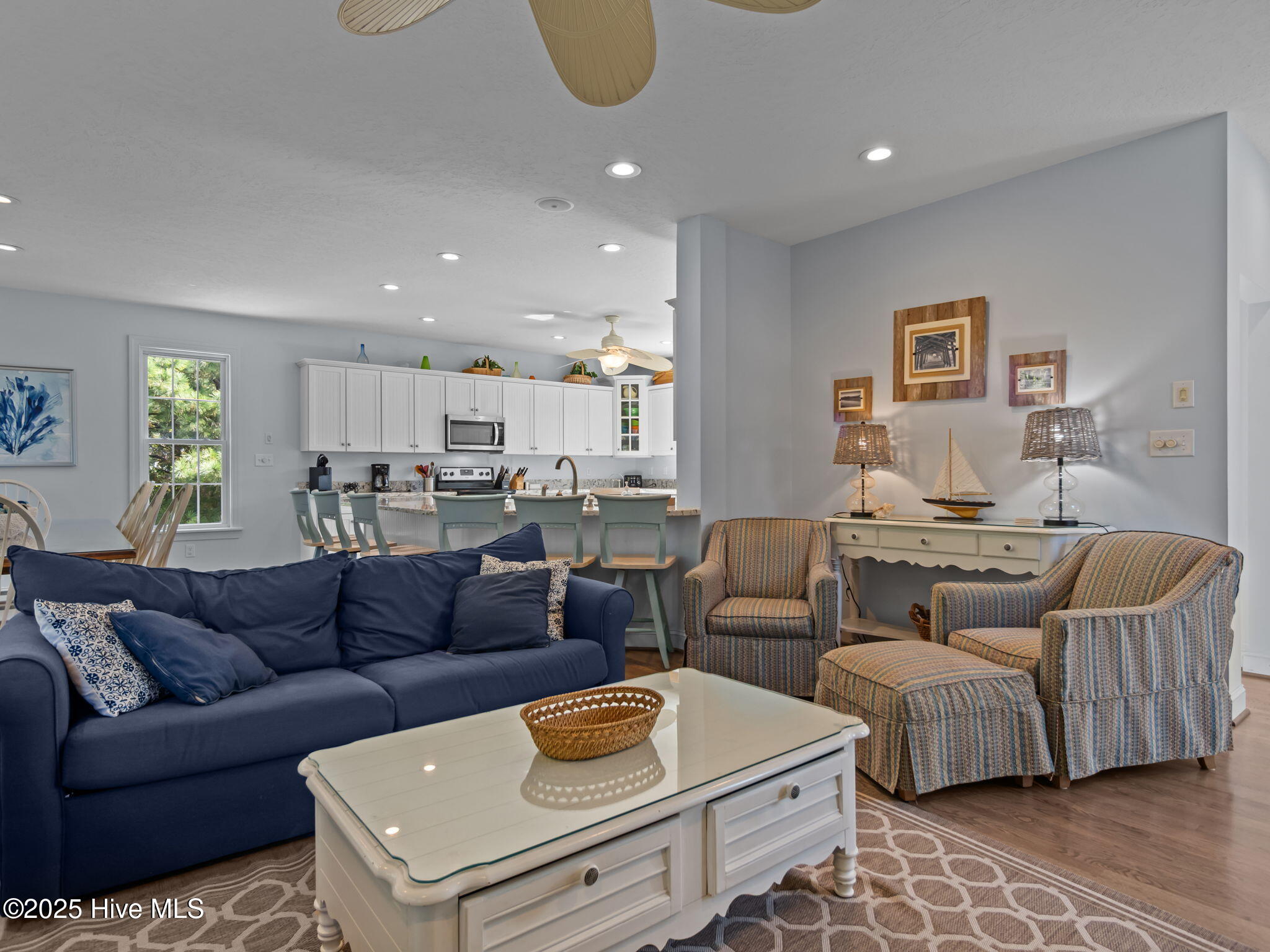 100541168 | Photo 15