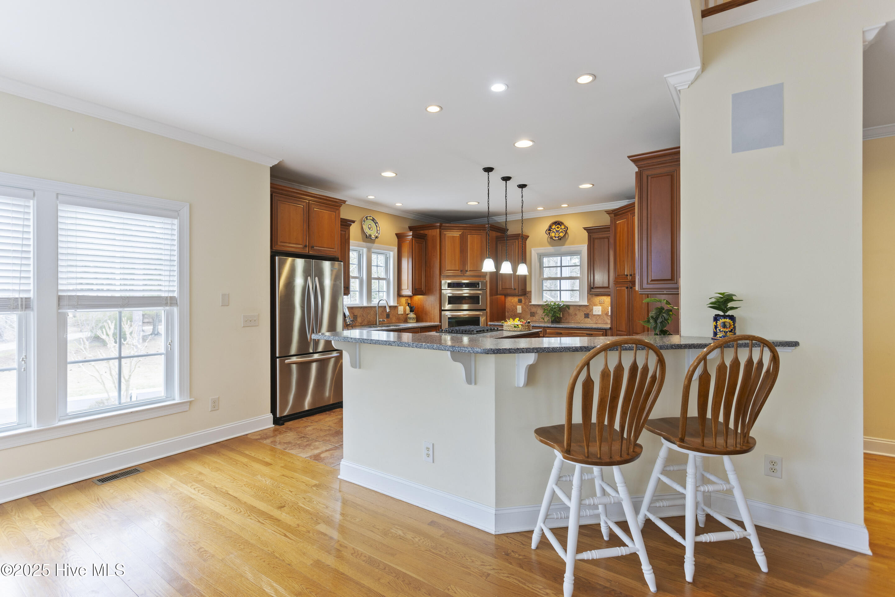 100493610 | Photo 31