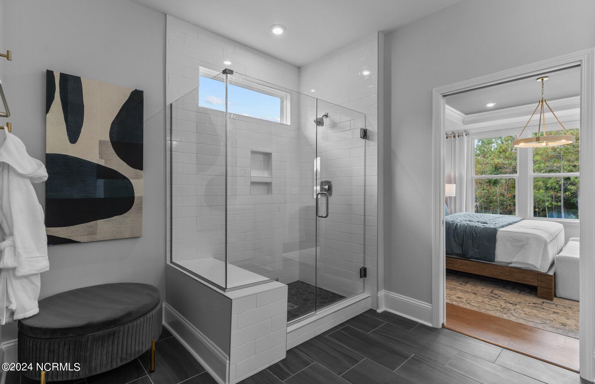 100535007 | Photo 23