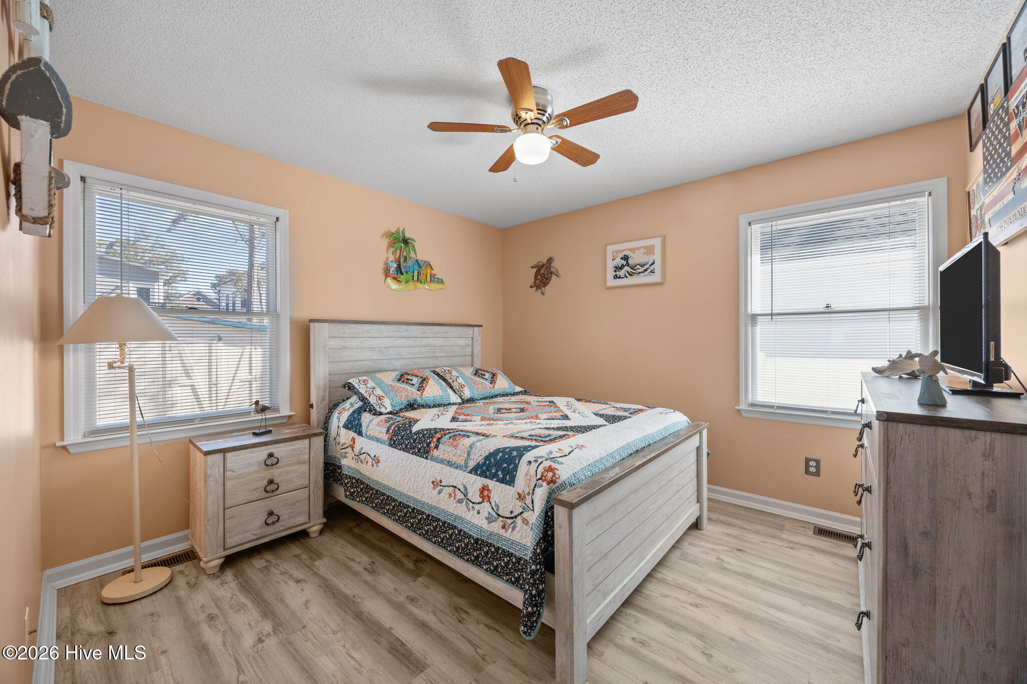 100554594 | Photo 33