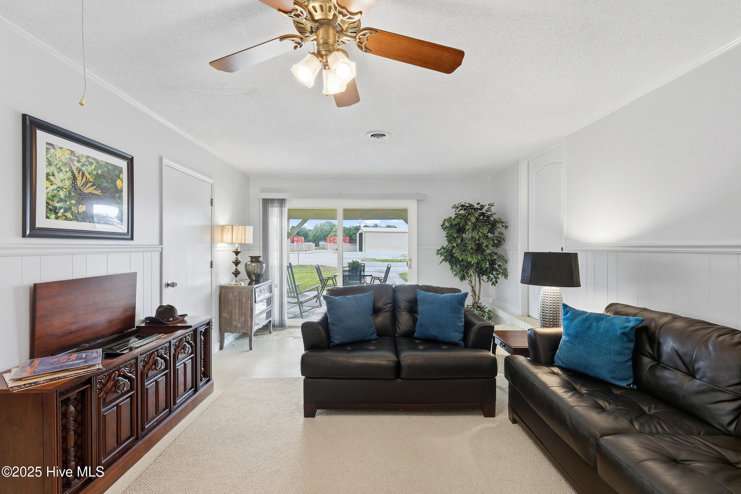 100536574 | Photo 15