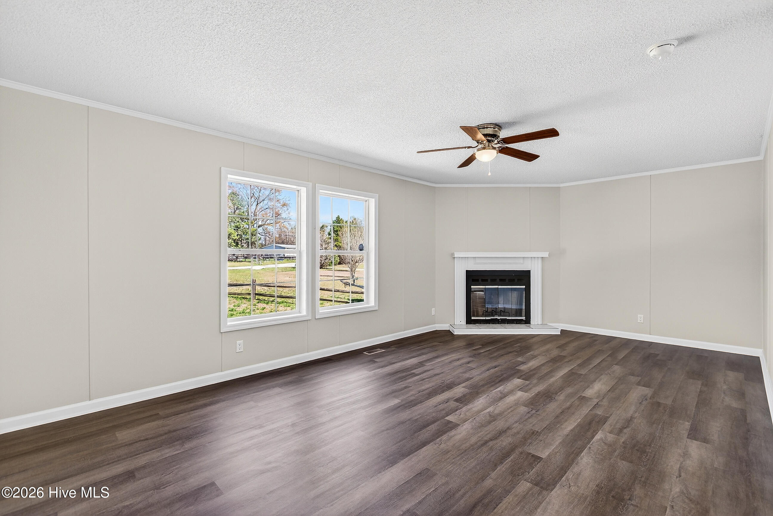 100560826 | Photo 18