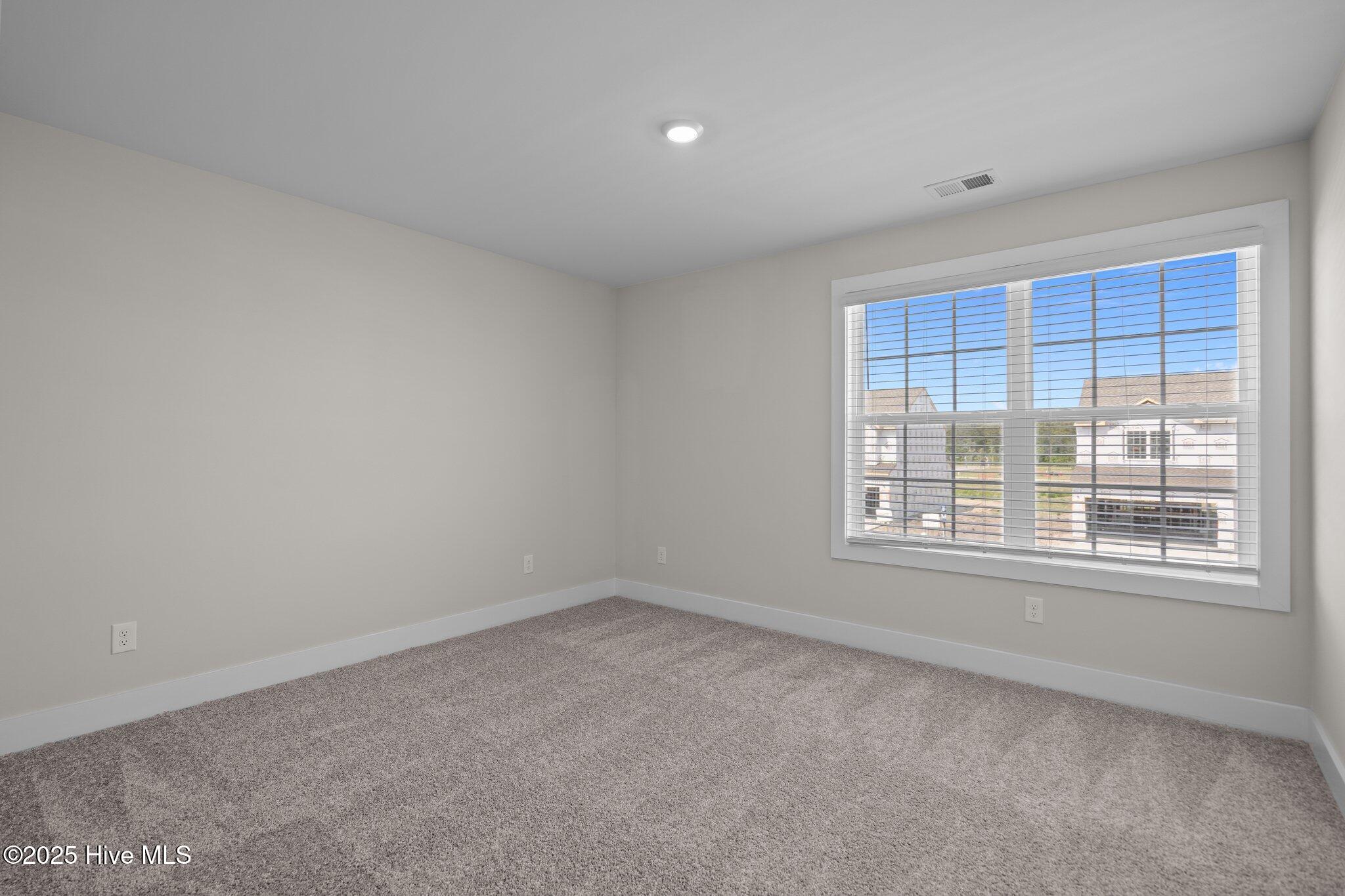 100540563 | Photo 27